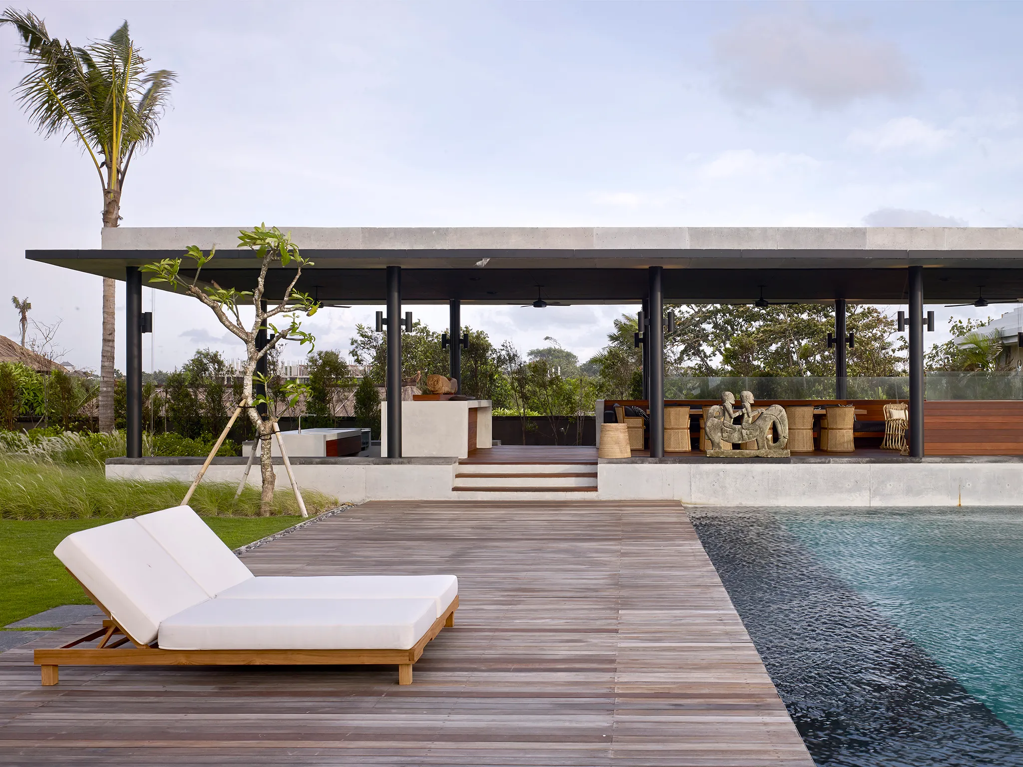 Arnalaya Beach House - Pool bale (4)
