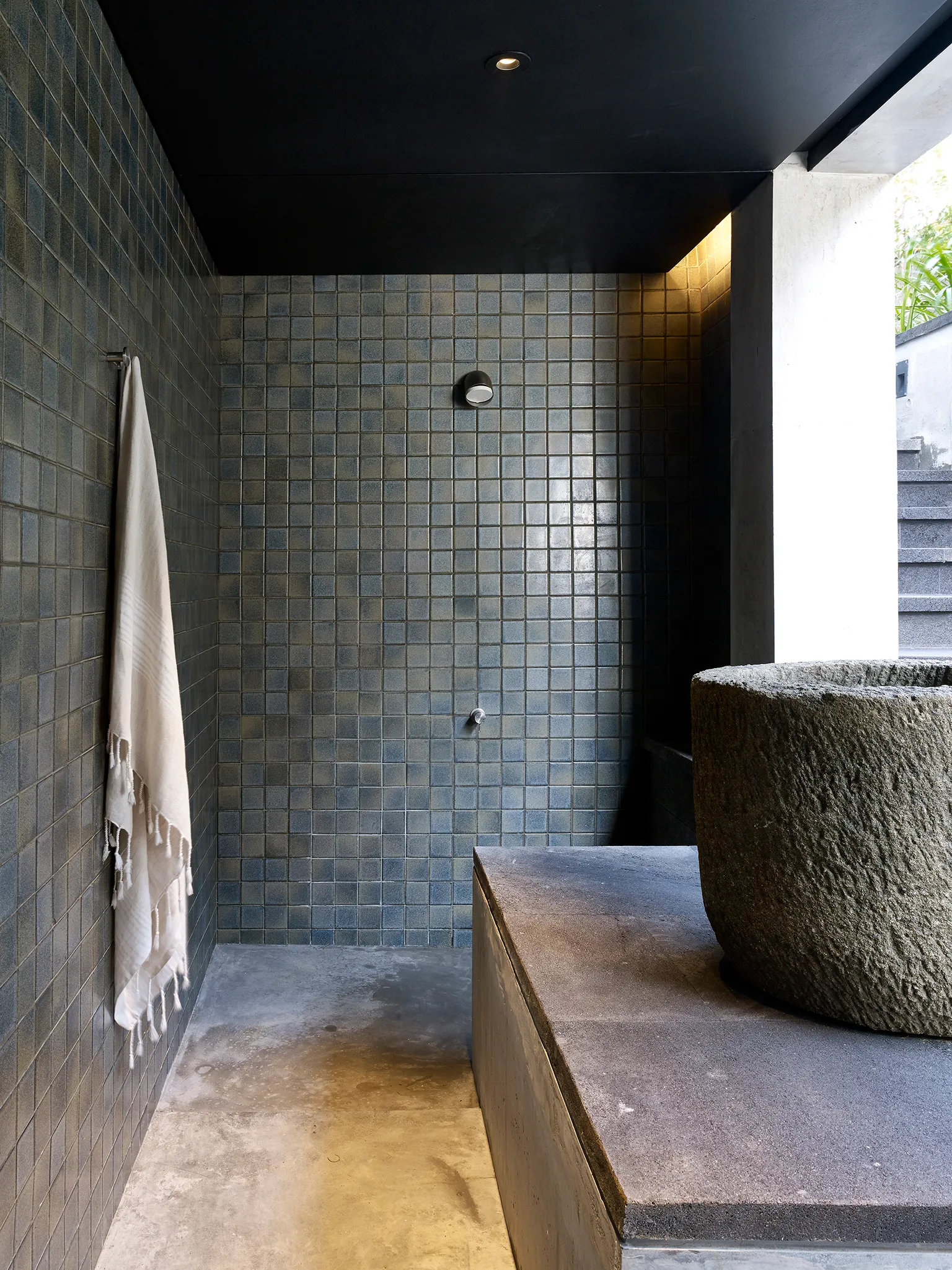 Arnalaya Beach House - Pool bale changing room