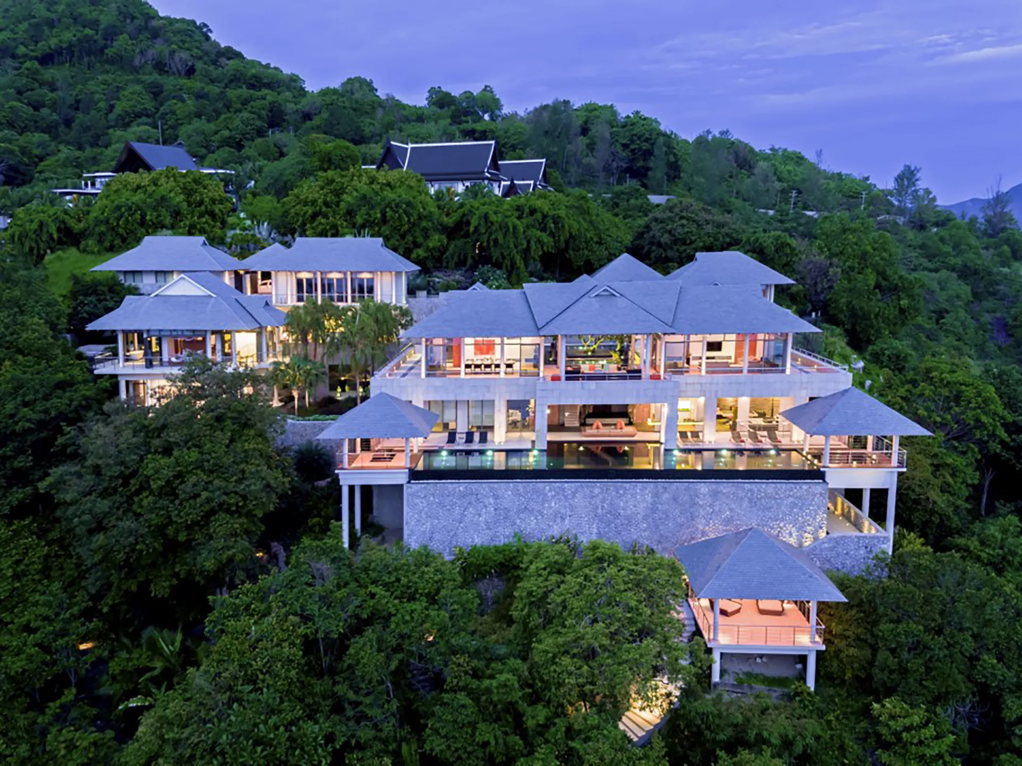 Baan Paa Talee - Night time lights