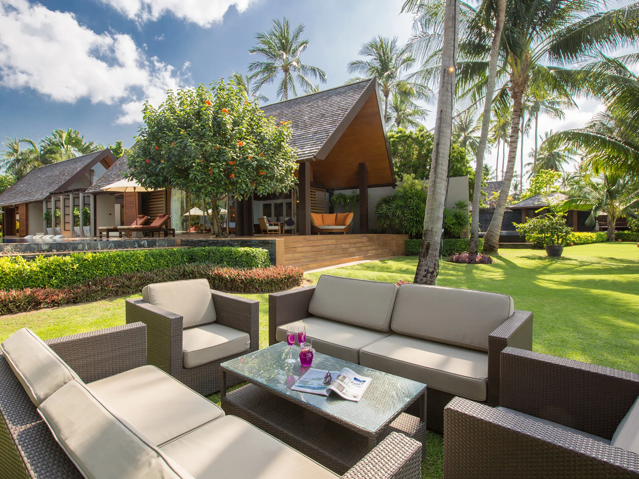 Baan Puri - Comfortable outdoor living area
