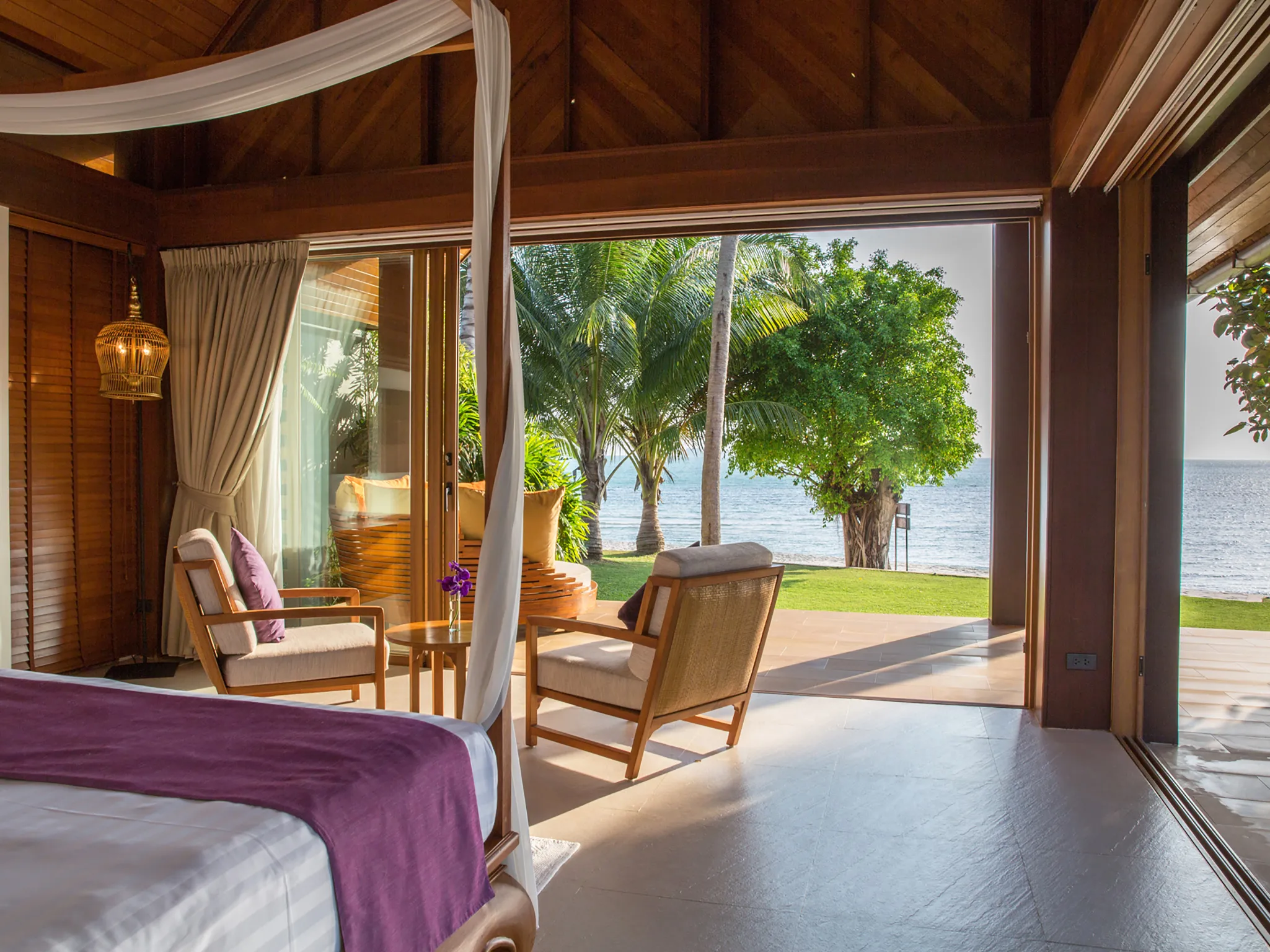 Baan Puri - Master bedroom with magnificent view