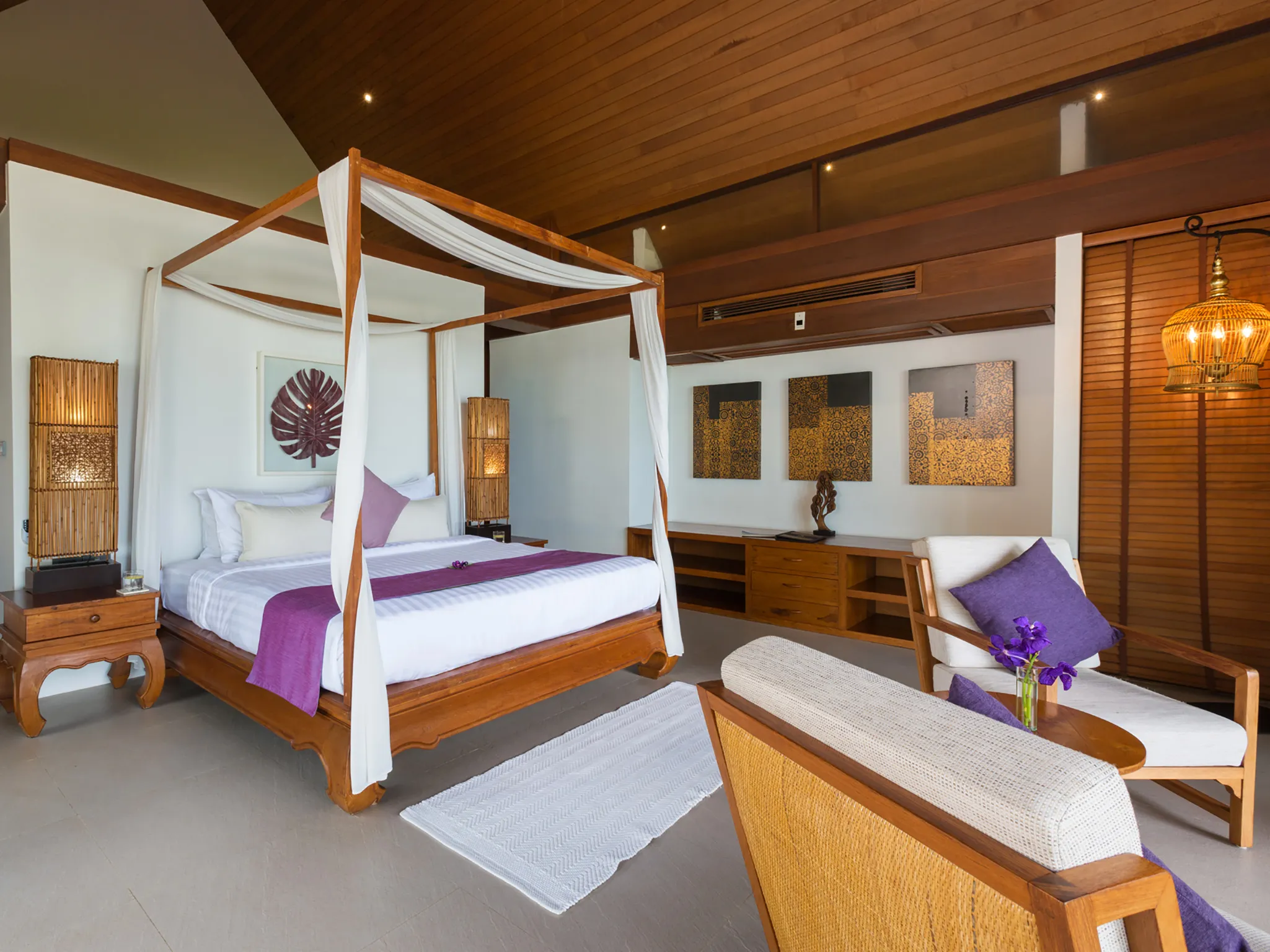 Baan Puri - Gorgeous master bedroom design