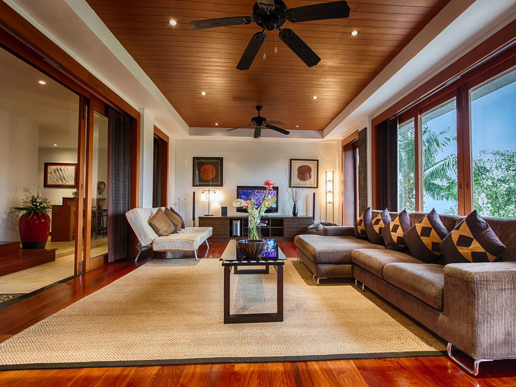 Baan Surin Sawan - Interior living room 2