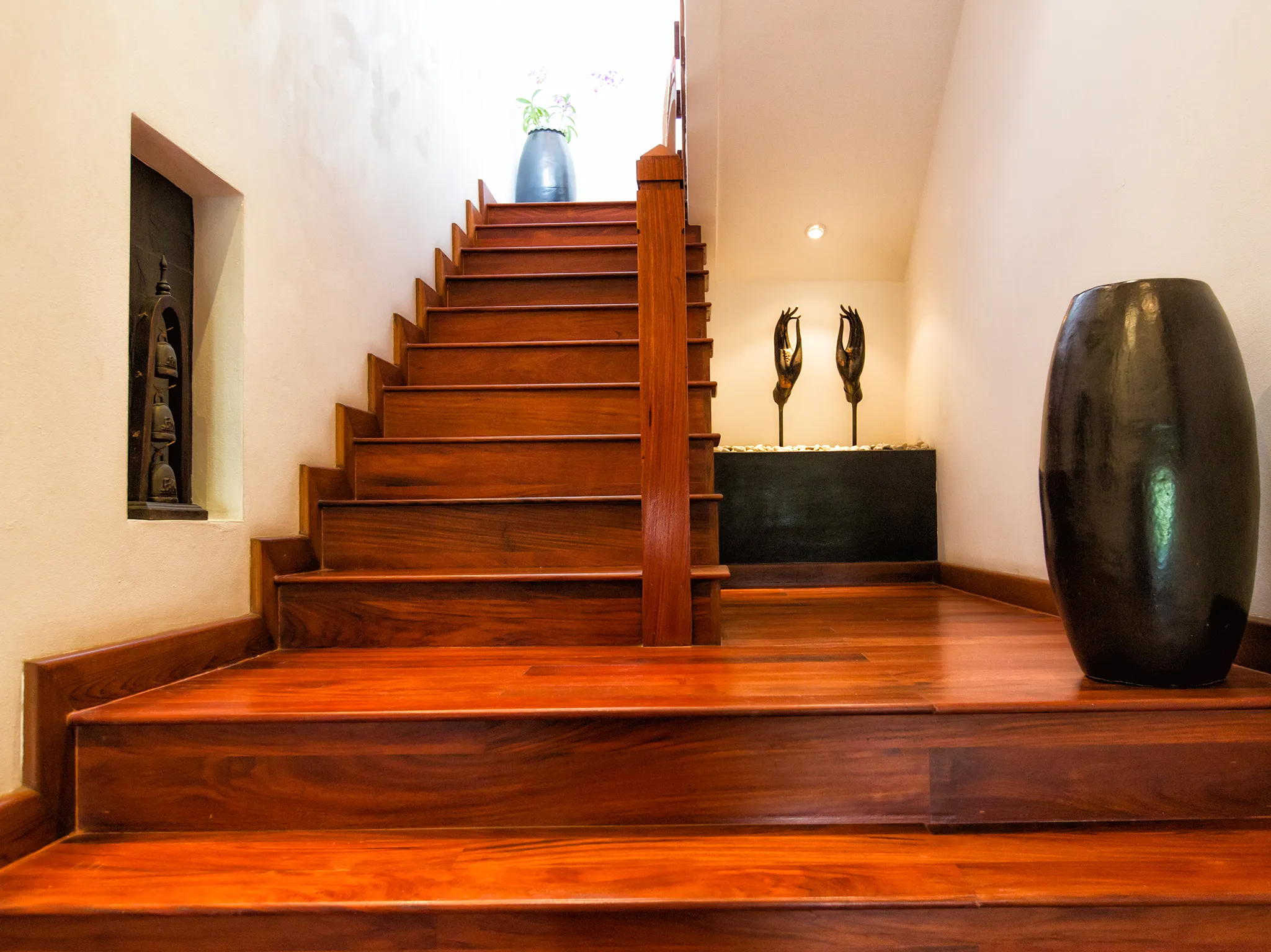 Baan Surin Sawan - Internal stairwell