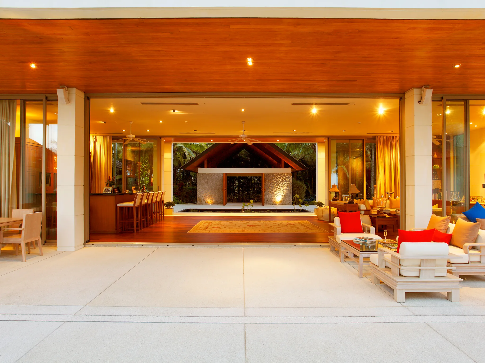 Baan Taley Rom - Superb living area