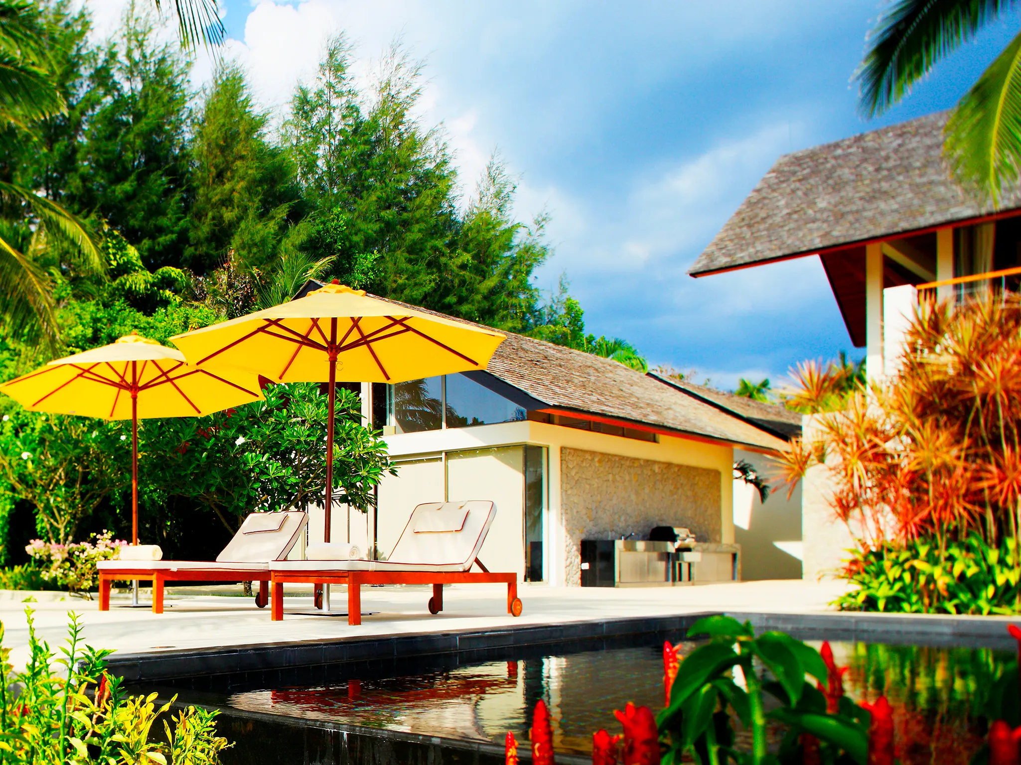 Baan Taley Rom - Pool deck loungers