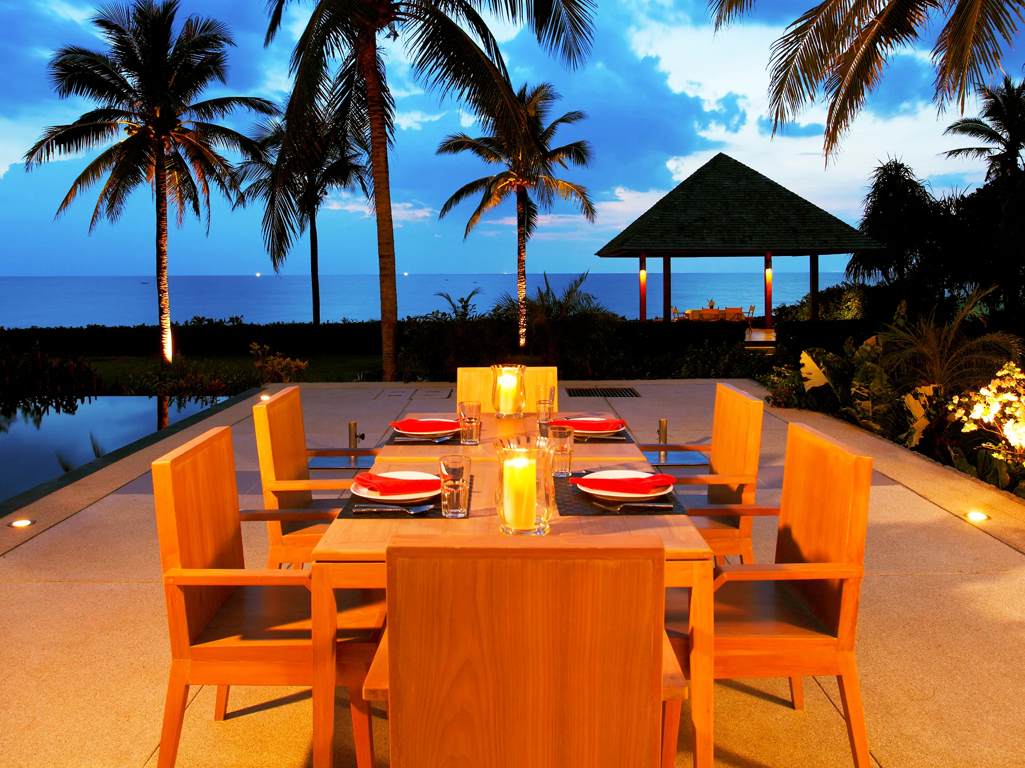 Baan Taley Rom - Wonderful outdoor dining