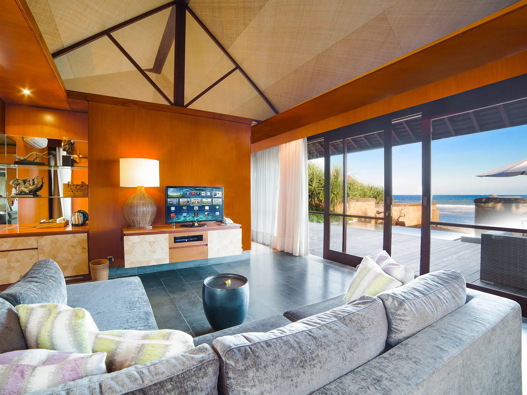 Villa Bayu Gita Beachfront - Living area