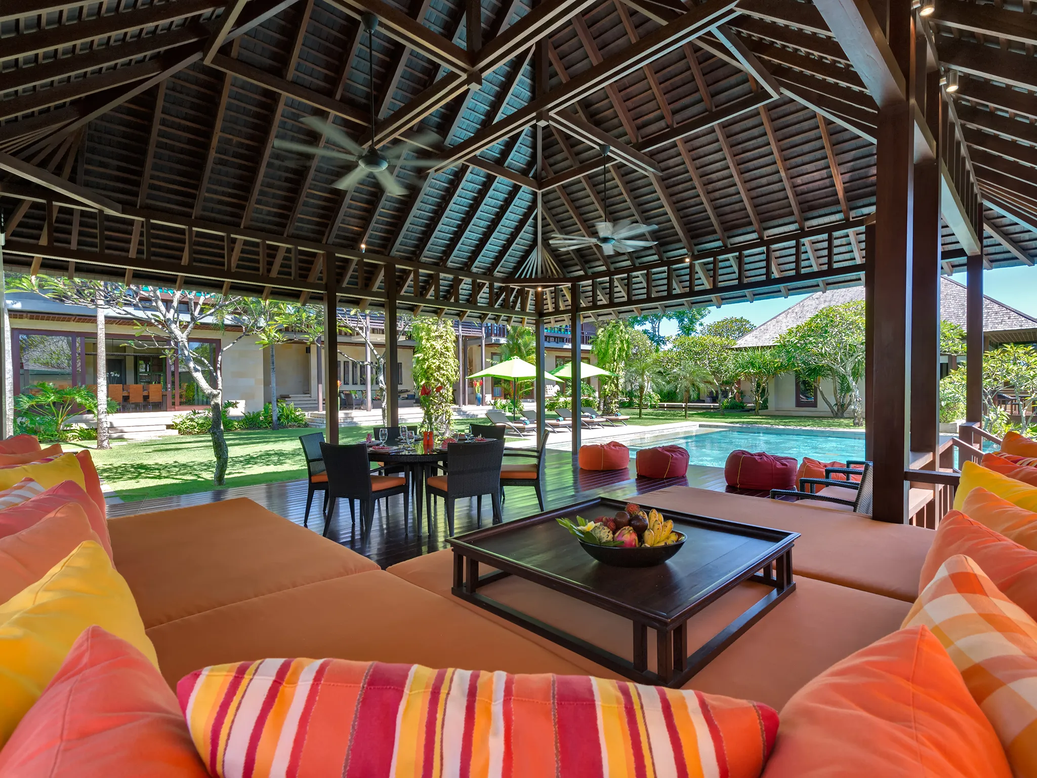 Bendega Nui - Living area bale view to pool