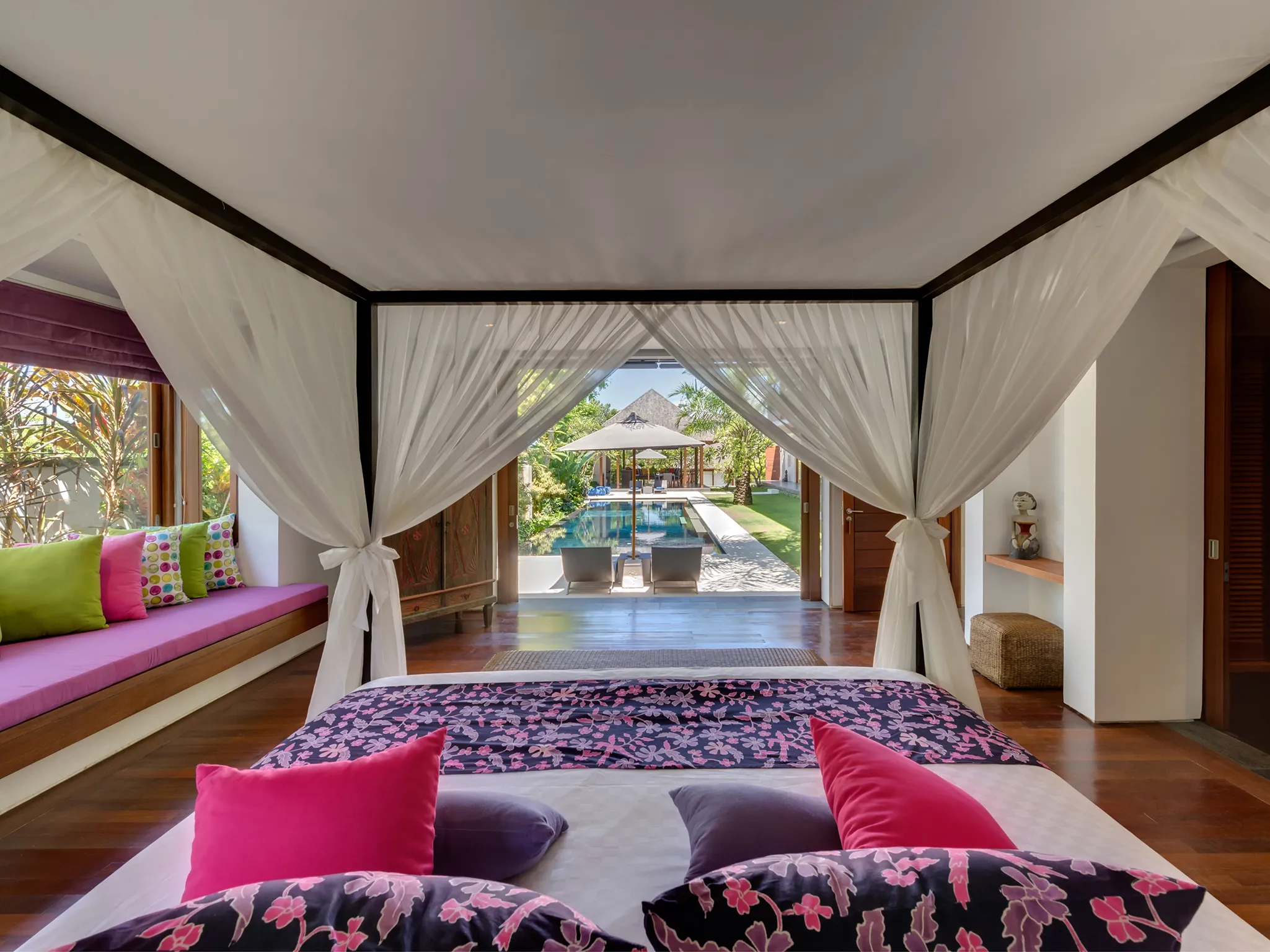 Bendega Rato - Master bedroom with pool view