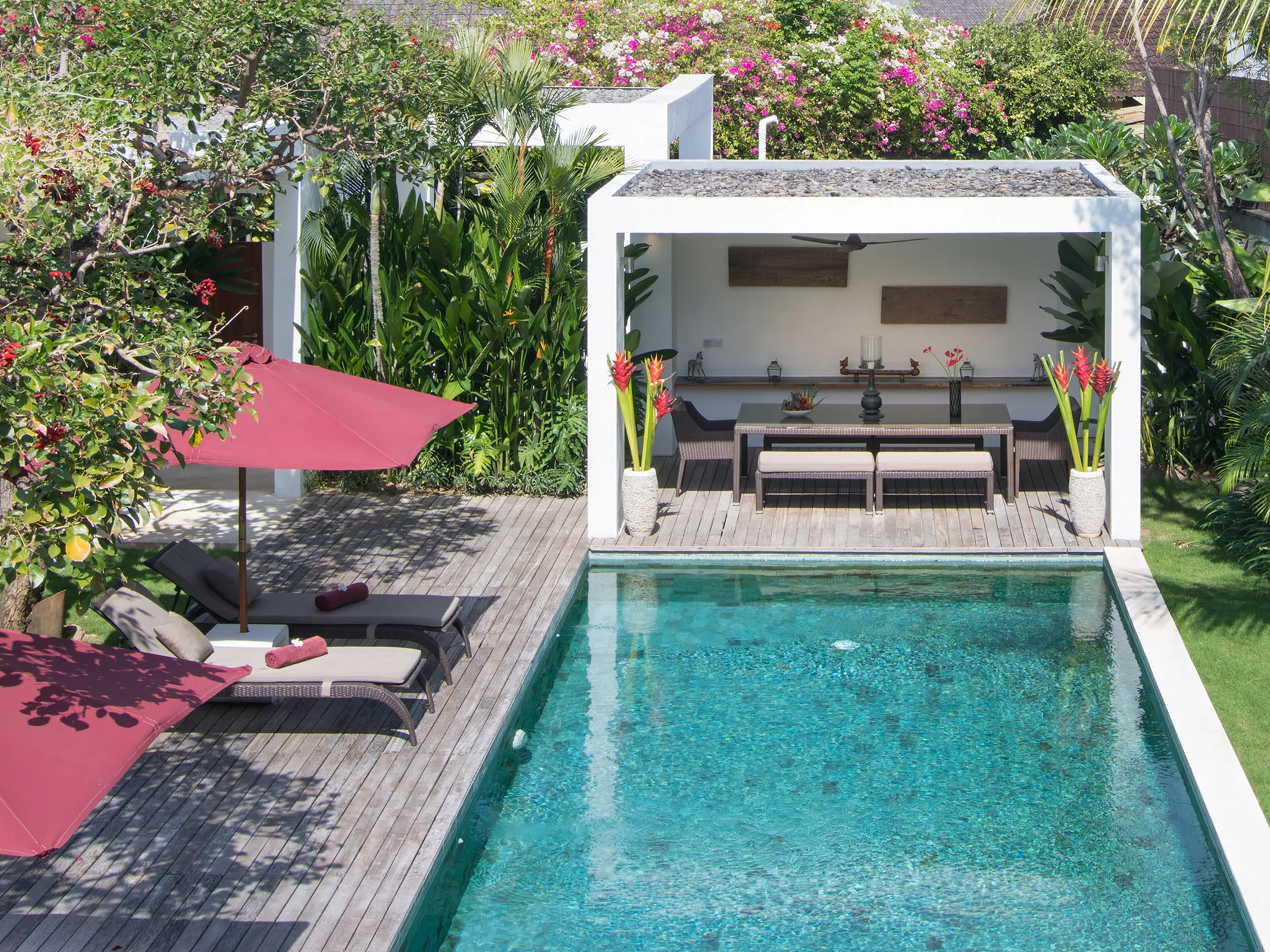Casa Brio - Poolside bale