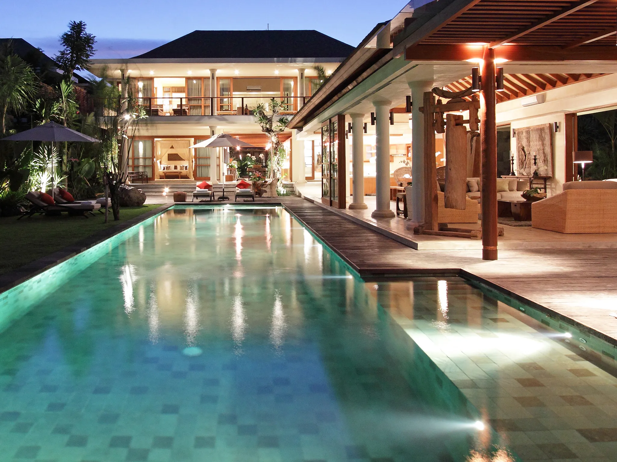 15. Villa Sarasvati - The villa at night