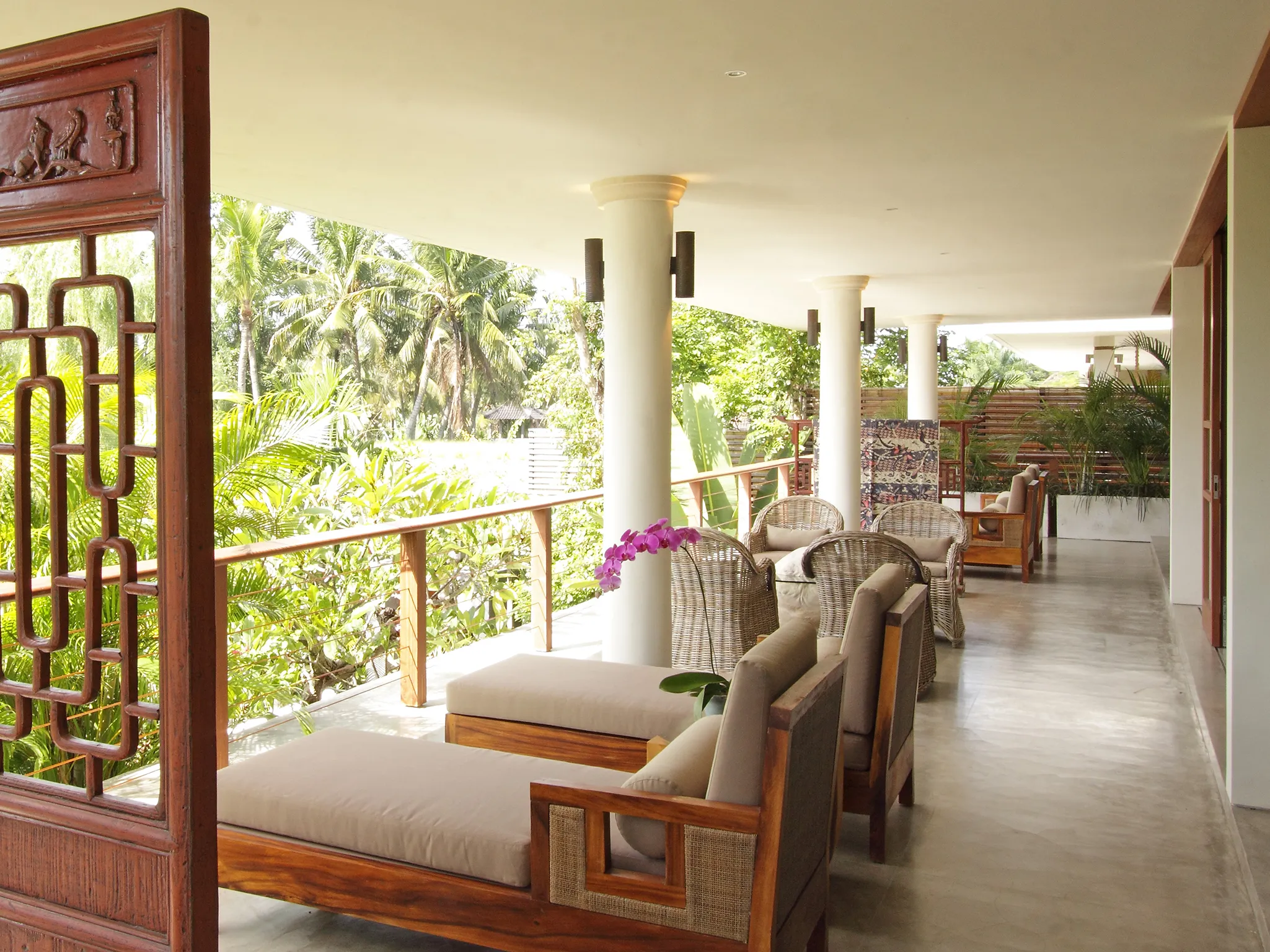16. Villa Sarasvati - Upstairs balcony living area