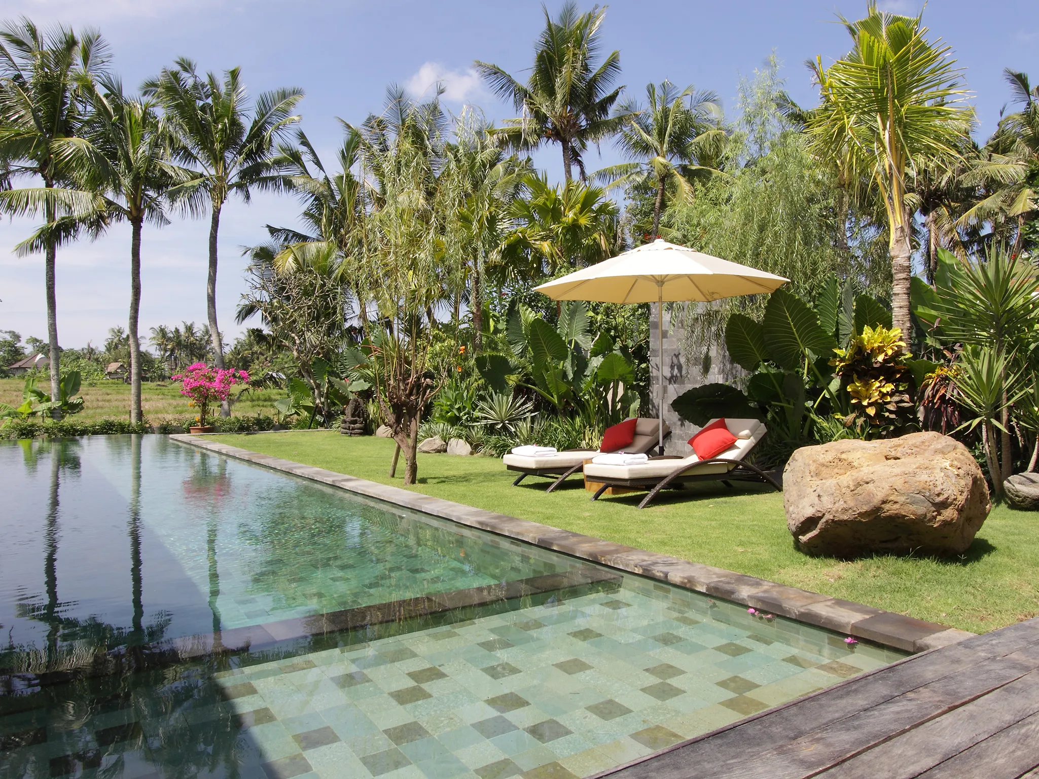 2. Villa Sarasvati - Pool and gardens