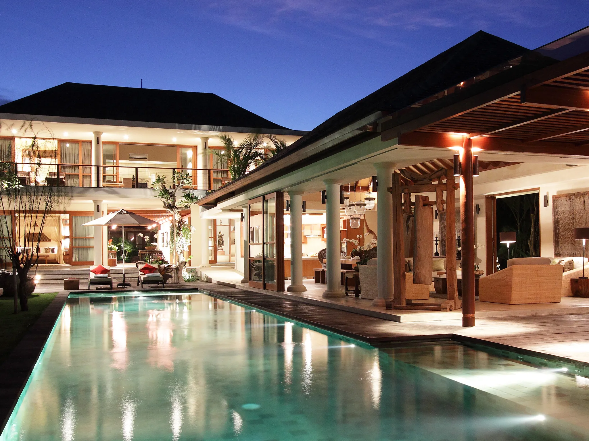 29. Villa Sarasvati - Pool lights