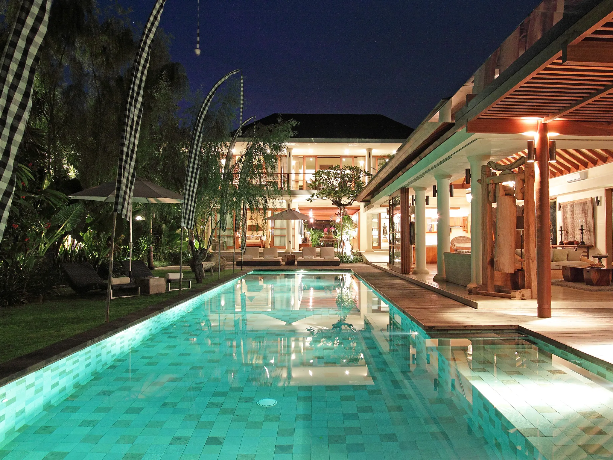 30. Villa Sarasvati - Reflections over the pool