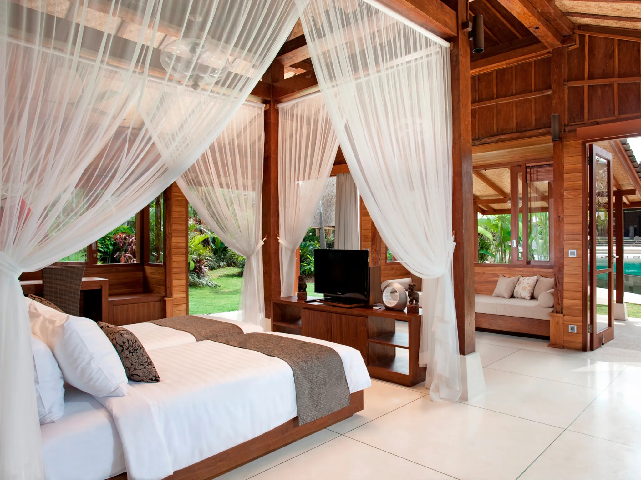 7. Villa Sati - Master bedroom