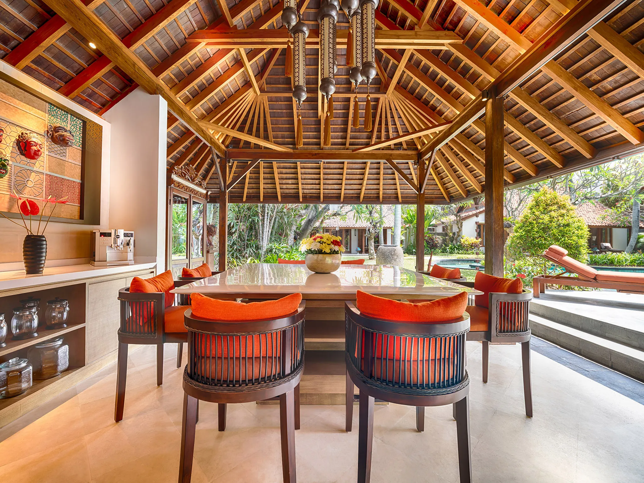 Des Indes I - Gorgeous dining area setting
