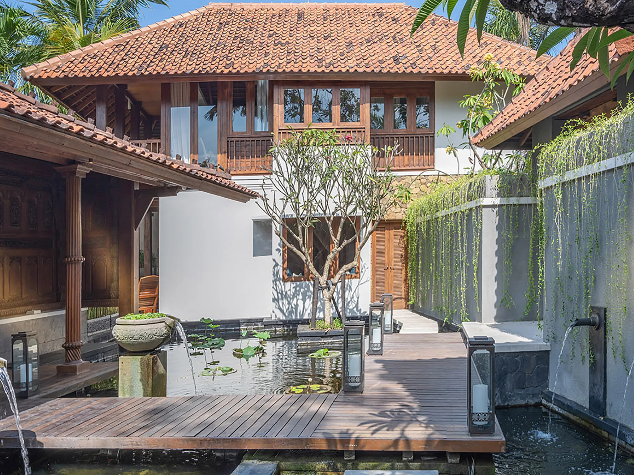Des Indes I - Pathway to paradise