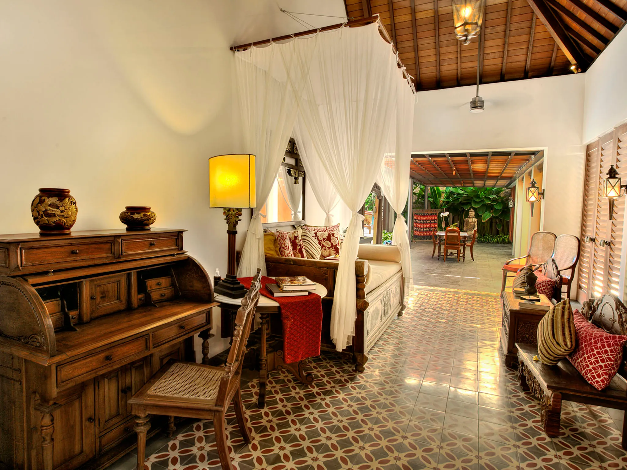 Des Indes II - Relaxation spaces