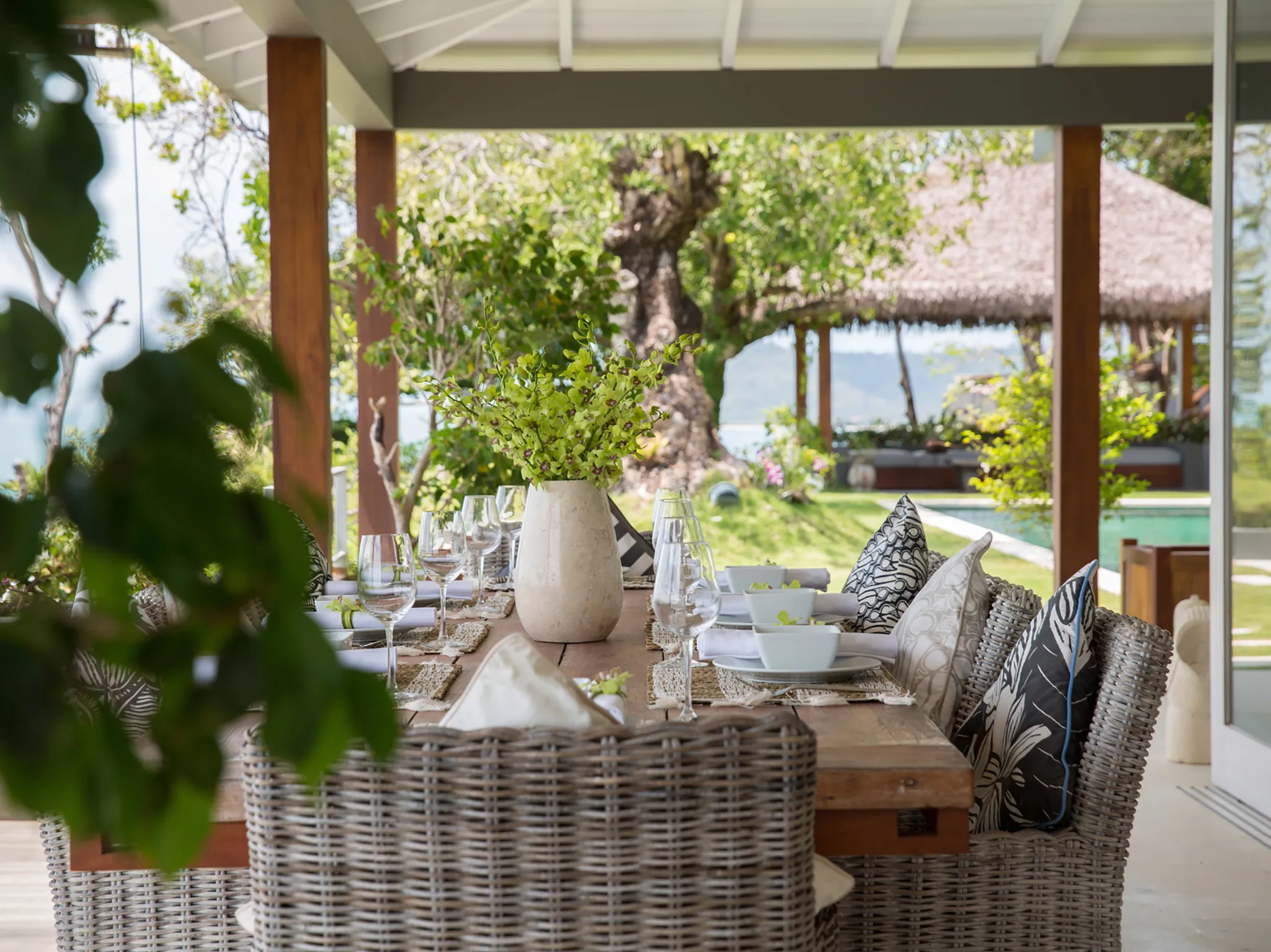 Element of 8 - Dining area design