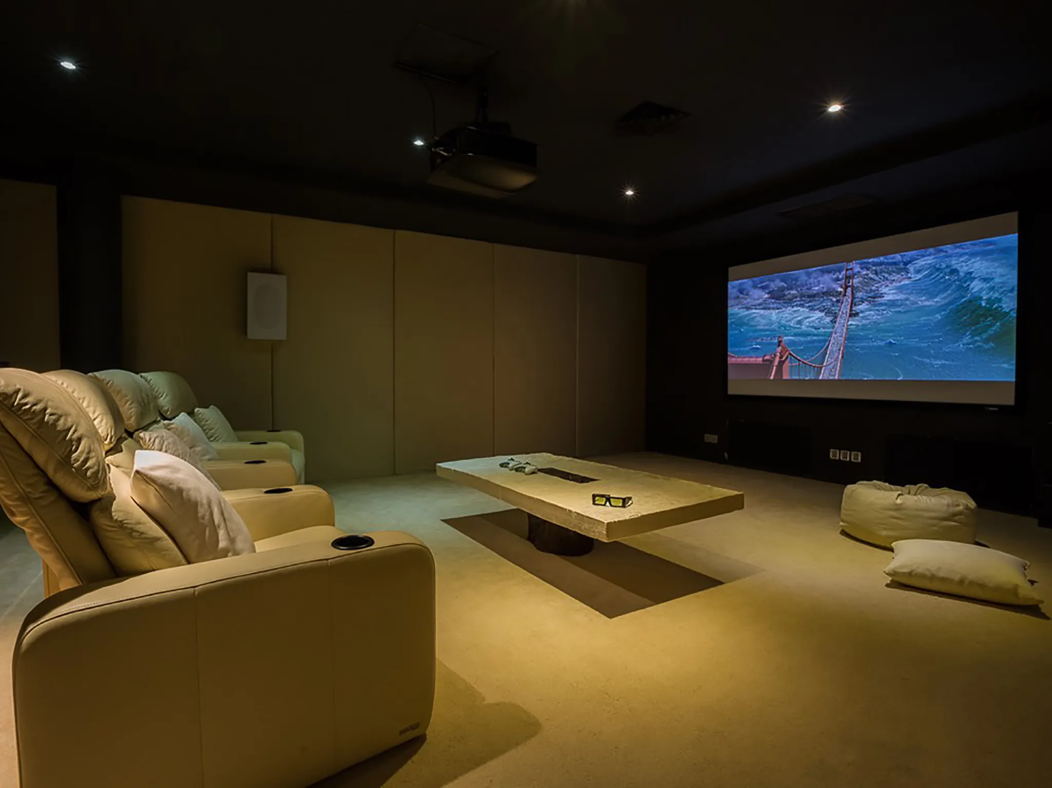 Grand Cliff Front Residence - Cinema room