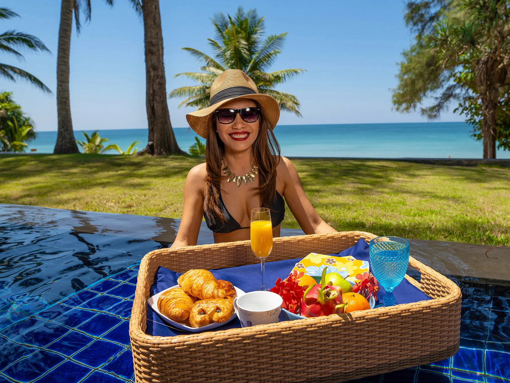 Grand Villa Noi - Floating breakfast with stunning view