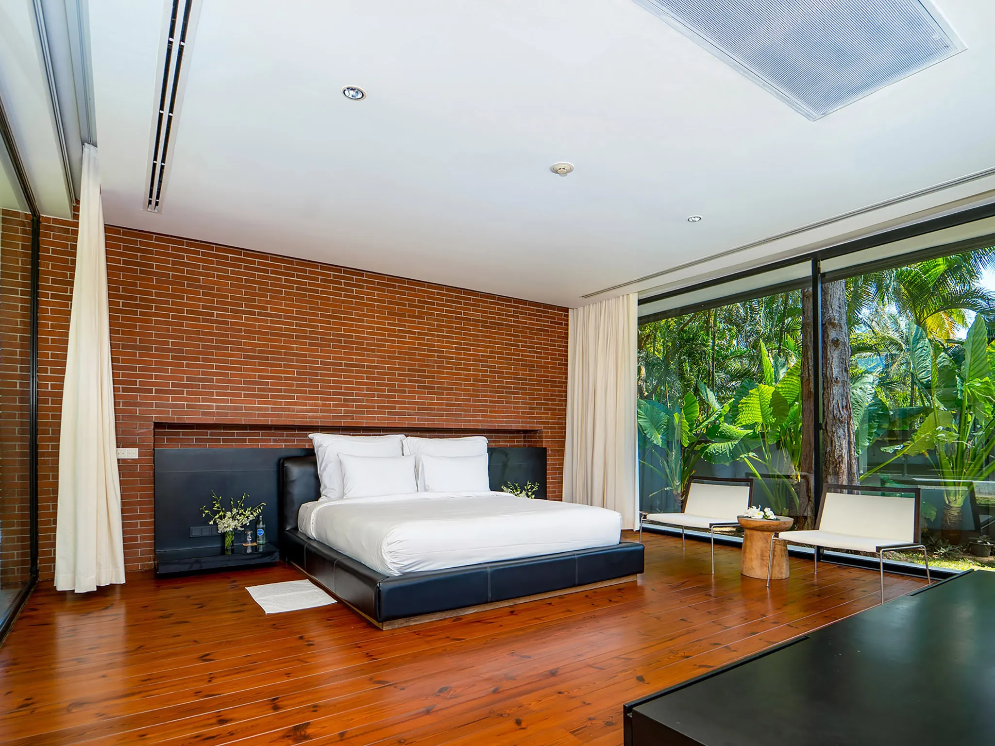 Grand Villa Noi - Guest bedroom C outlook