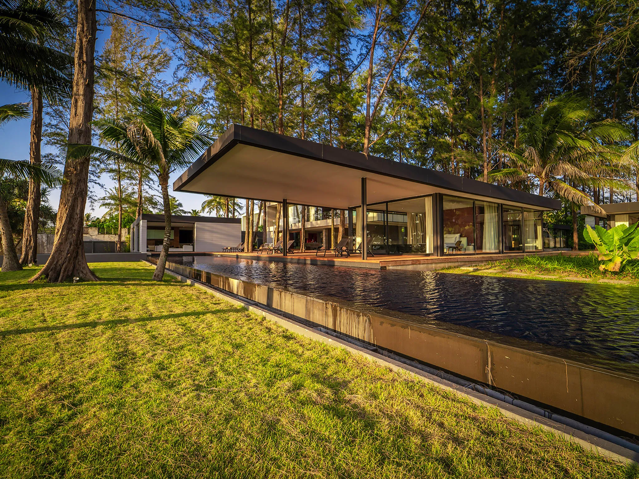 Grand Villa Noi - Luxurious getaway