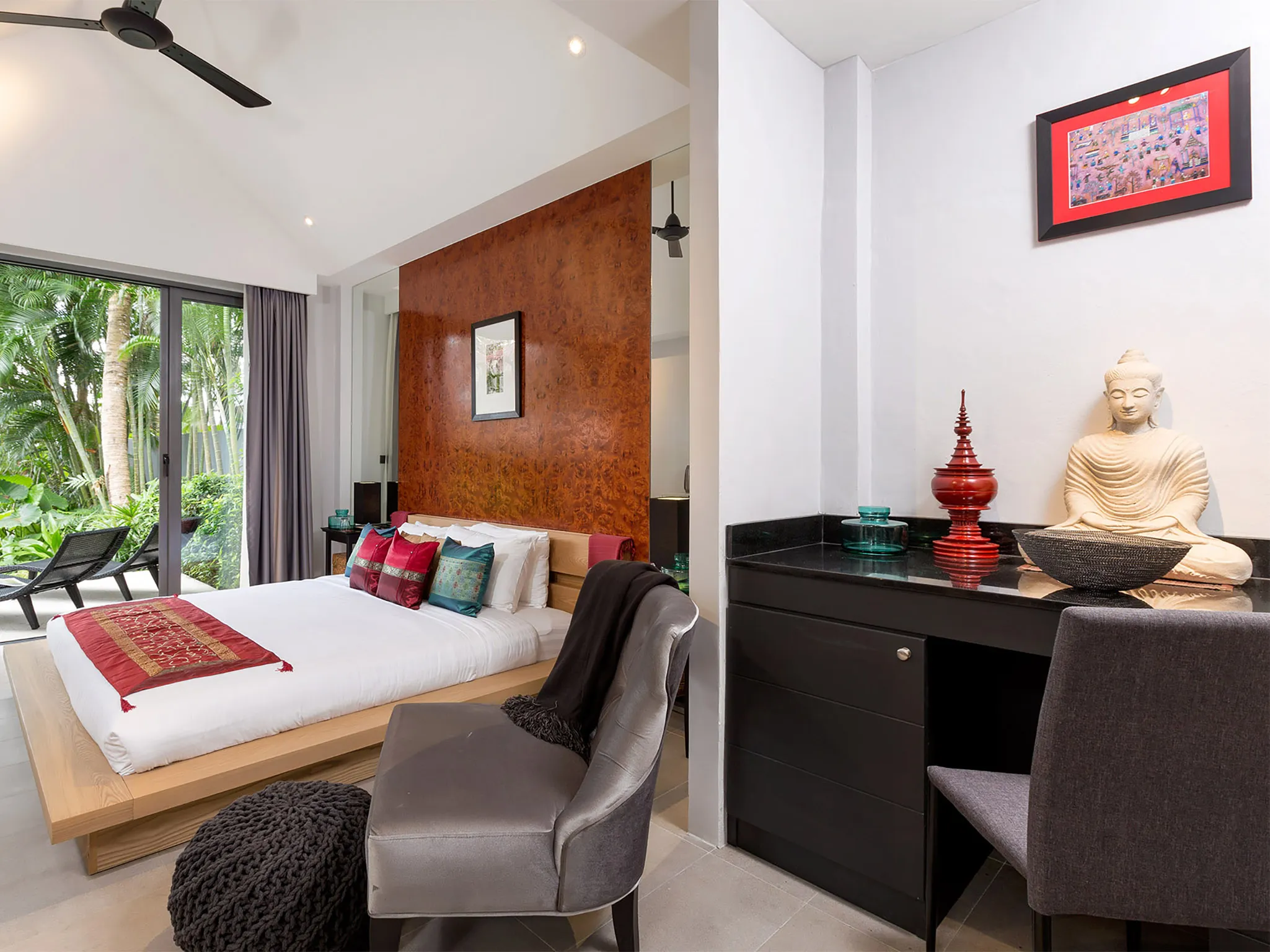 Infinity Blue Phuket - Bedroom with work space