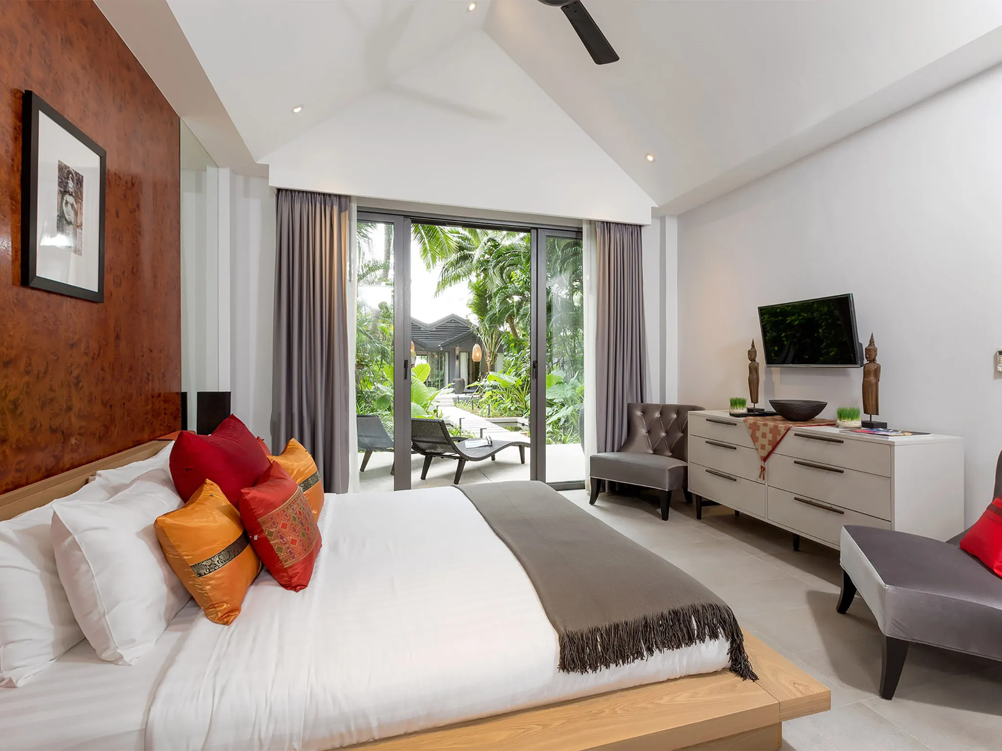 Infinity Blue Phuket - Green view from bedroom
