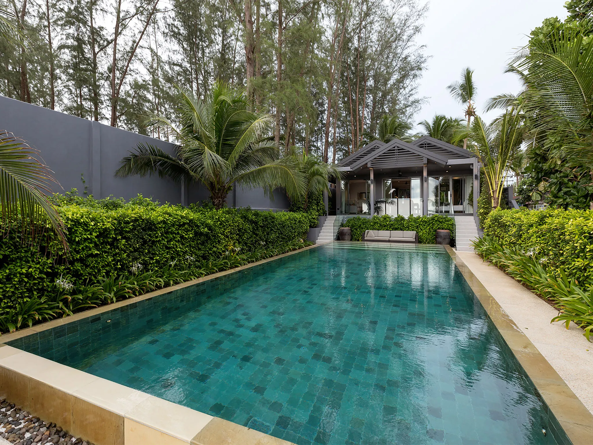 Infinity Blue Phuket - Laze escape