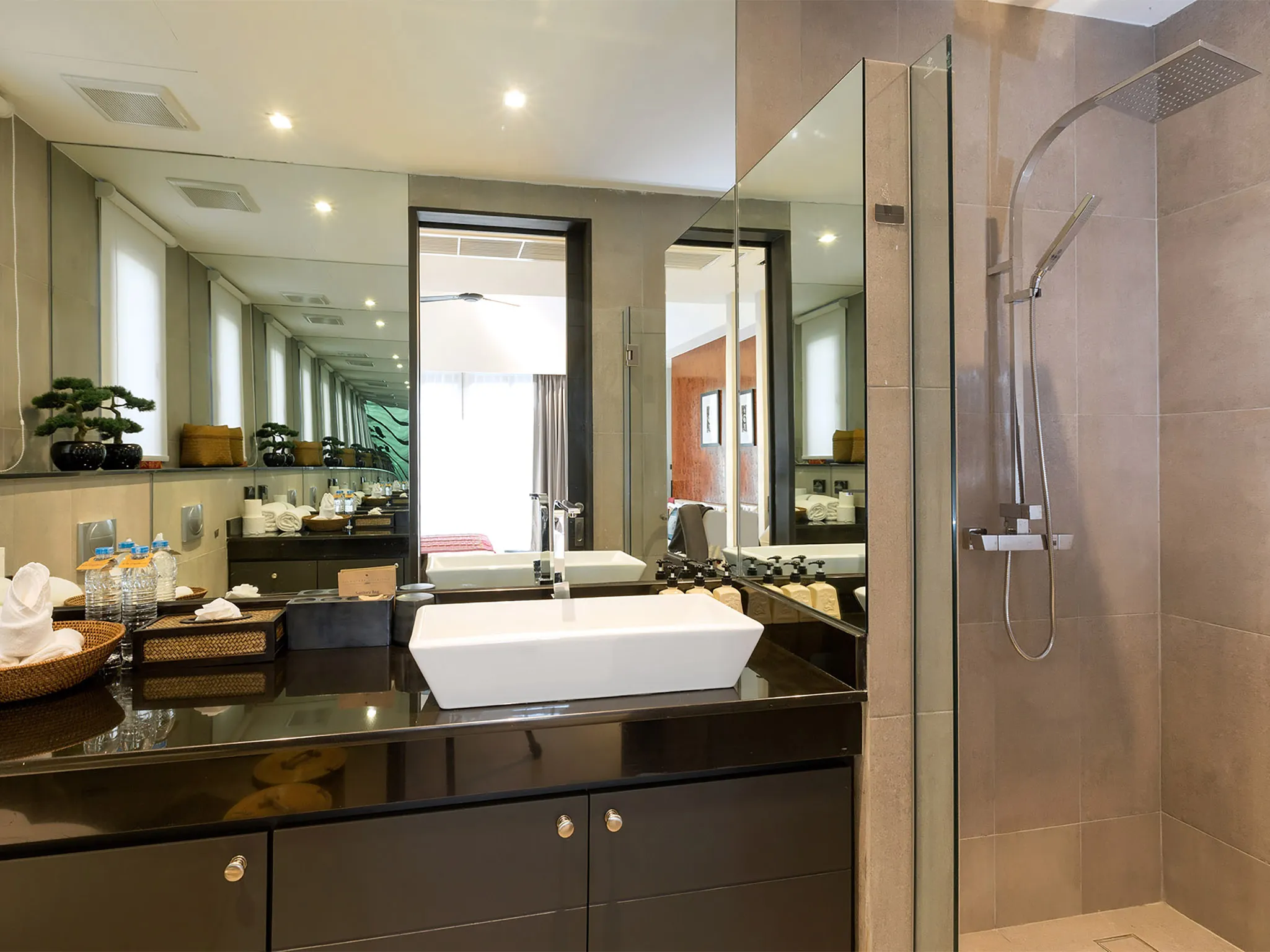 Infinity Blue Phuket - Modern bathroom