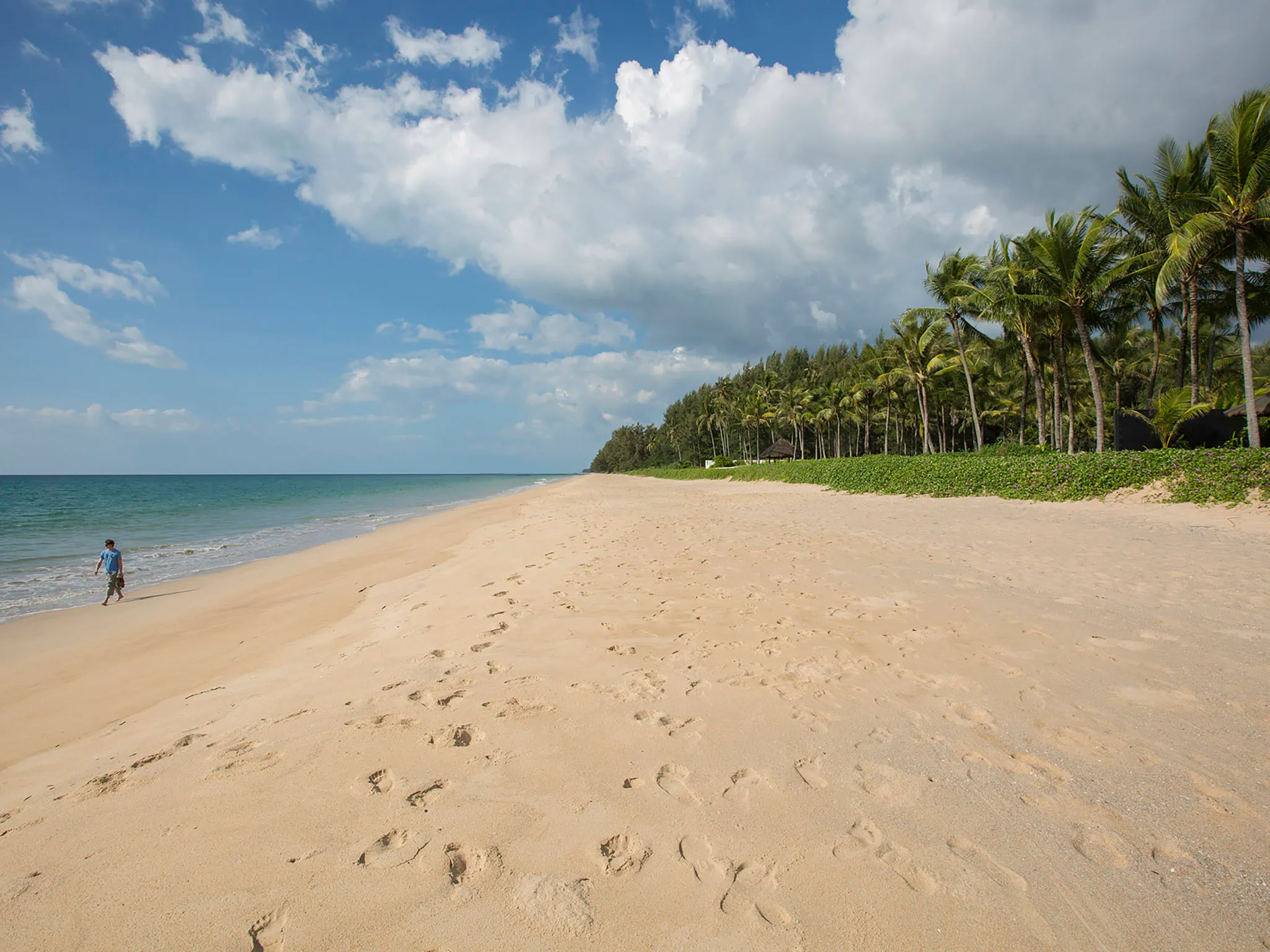 Villa Shanti - Golden sandy beach
