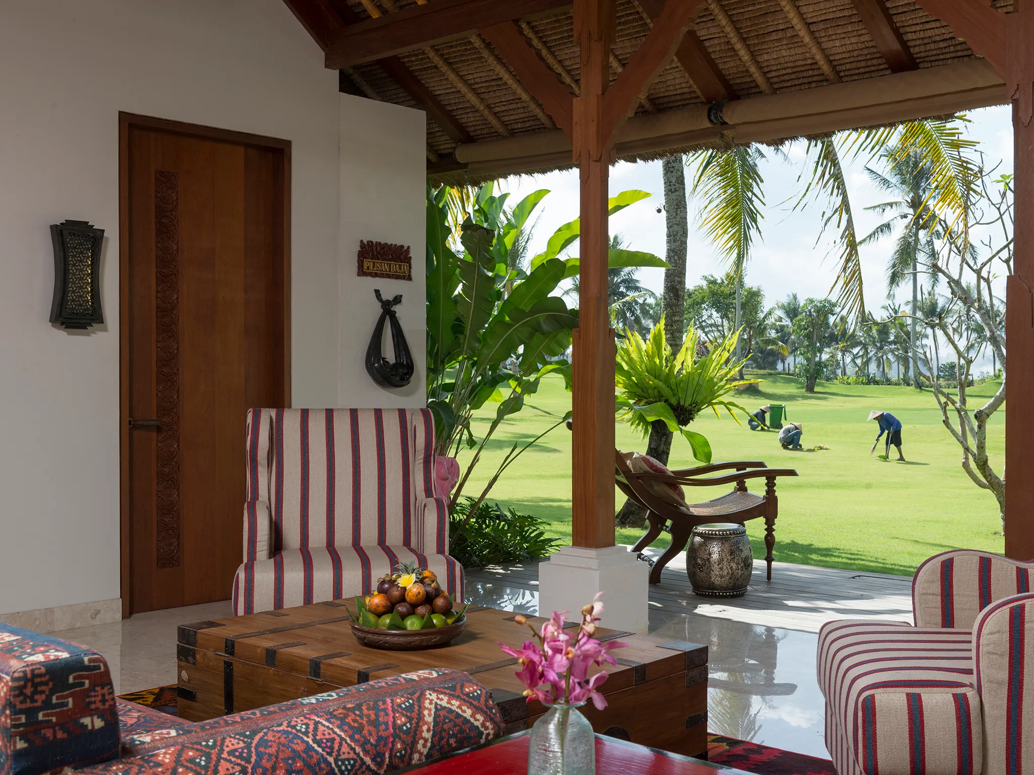 Kaba Kaba Estate - Sitting area view to lawn