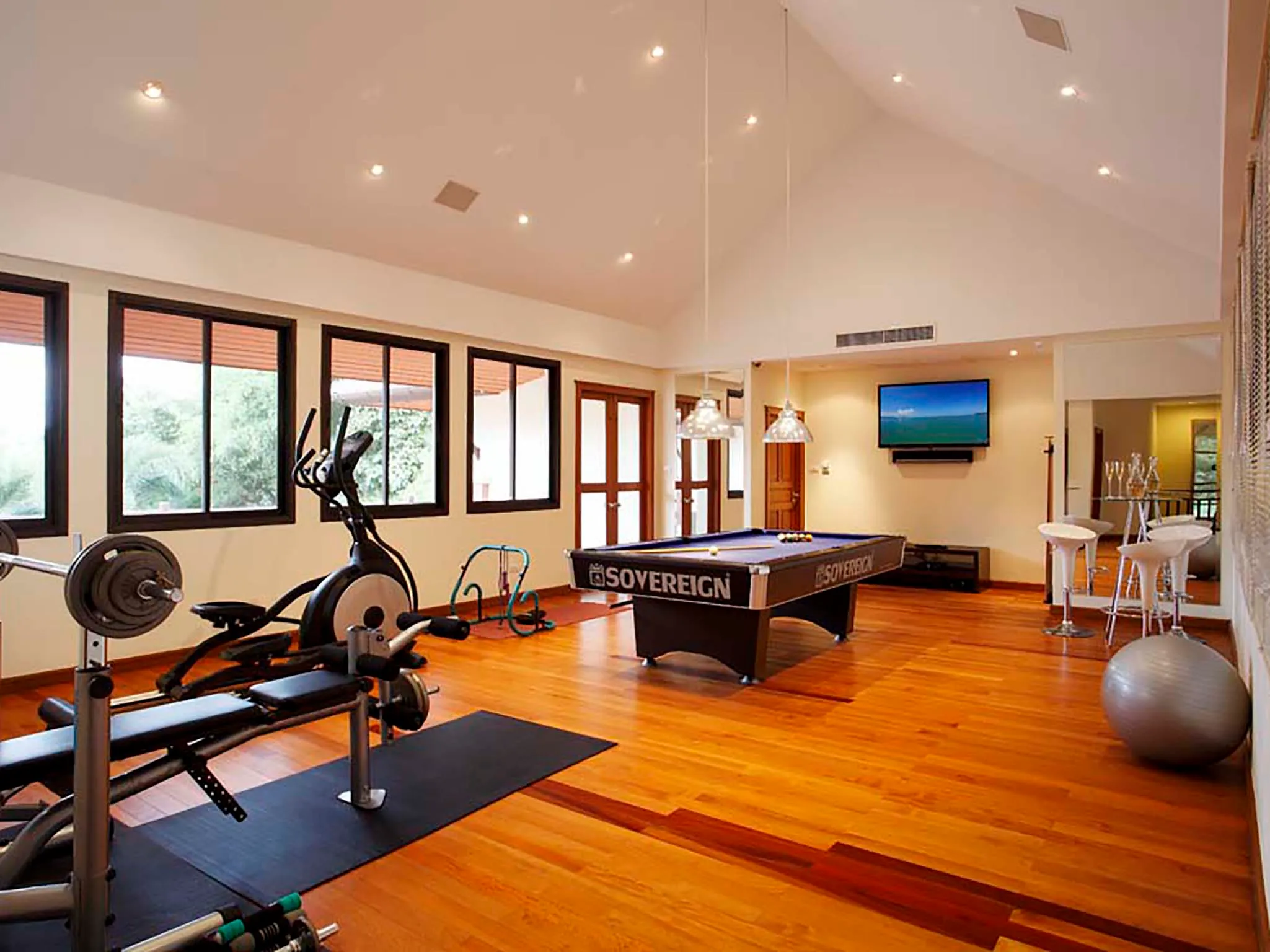 Laguna Waters - Fitness and game room