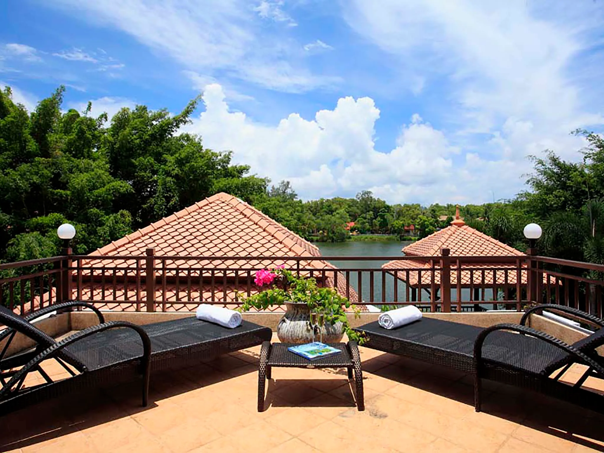Laguna Waters - Balcony overlooking Laguna lake