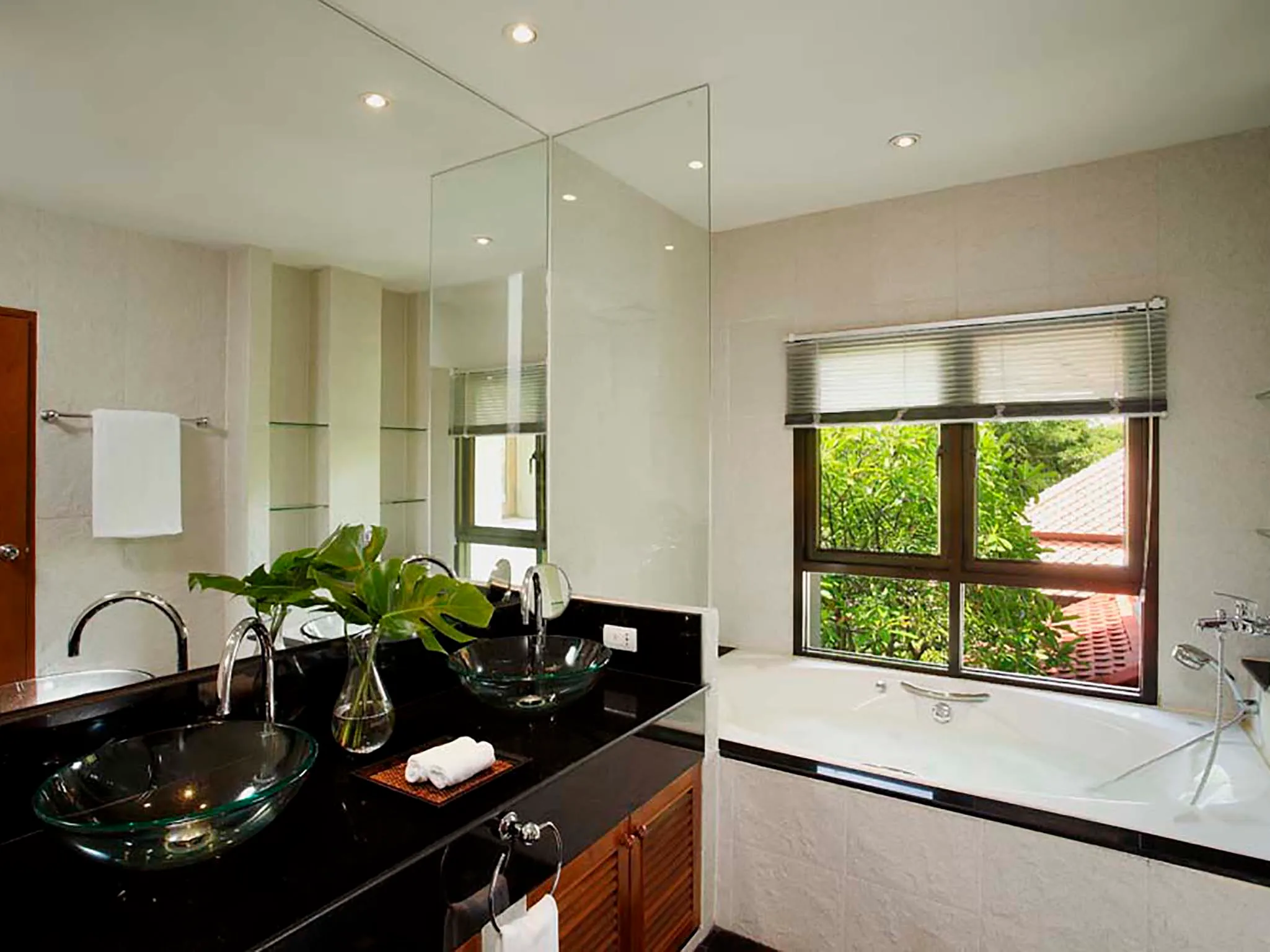 Laguna Waters - Bathroom setting