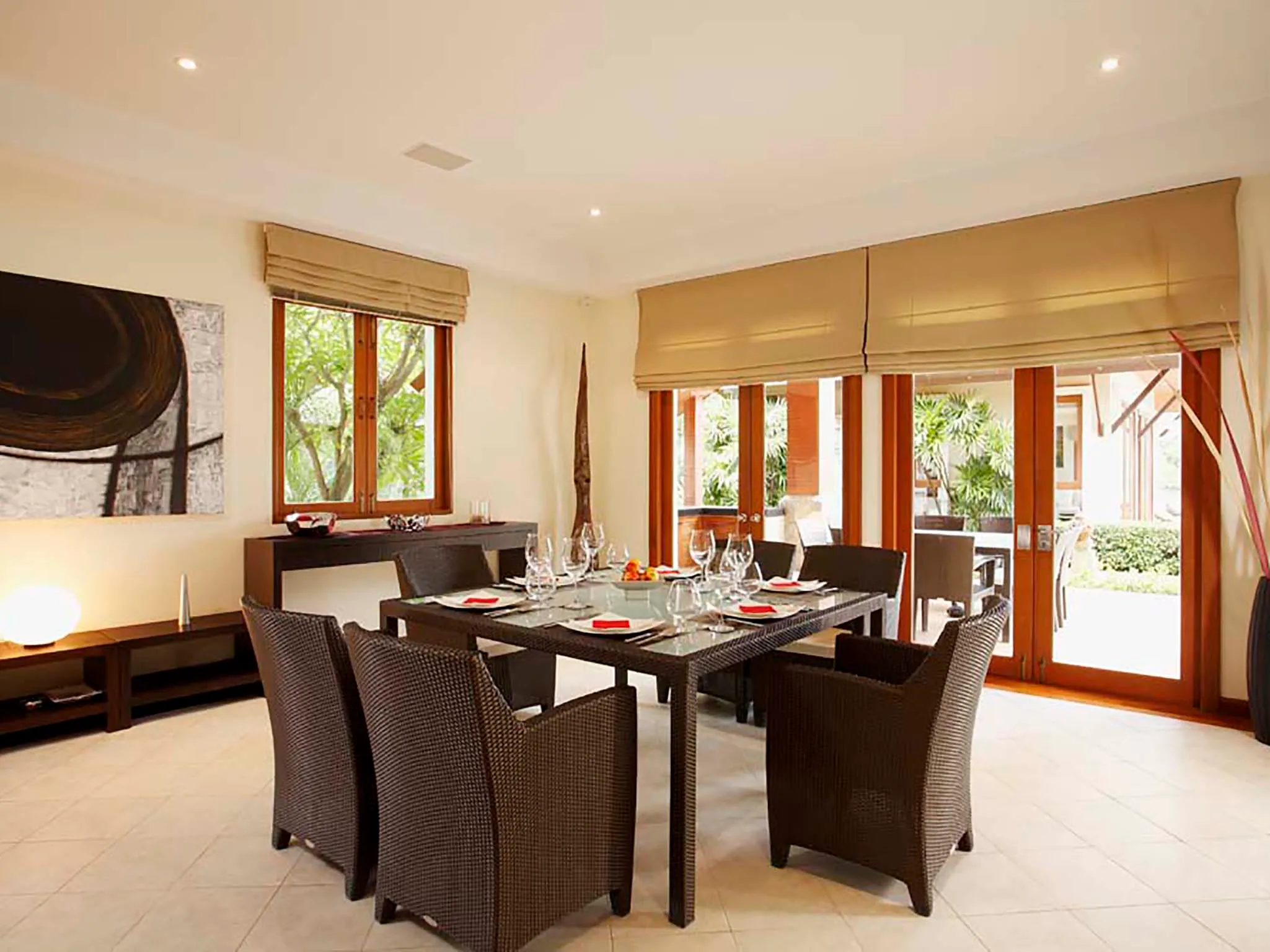 Laguna Waters - Dining room setting