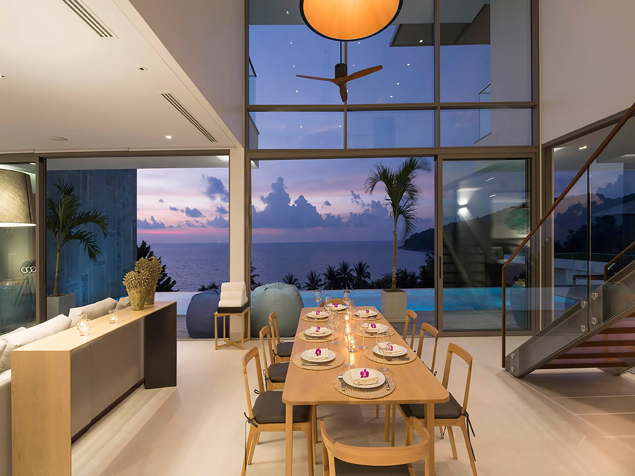 Malaiwana Duplex - Dining table
