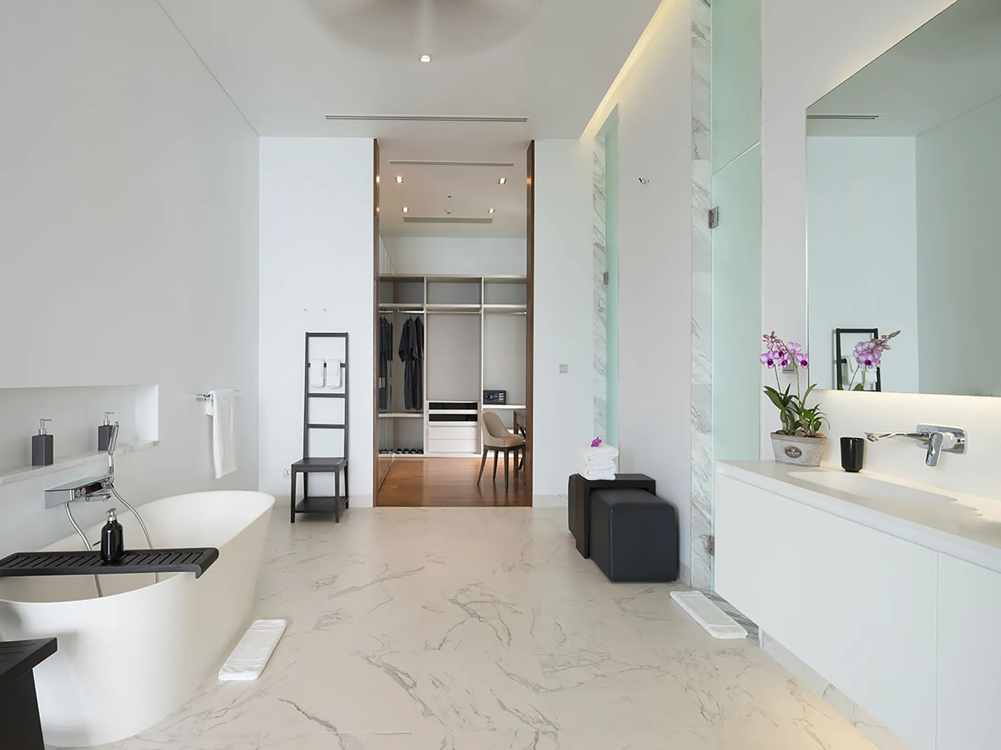 Malaiwana Penthouse - Bathroom style