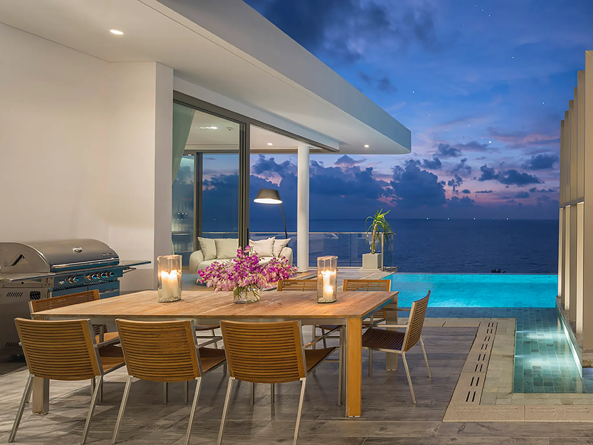 Malaiwana Penthouse - Outdoor area by night