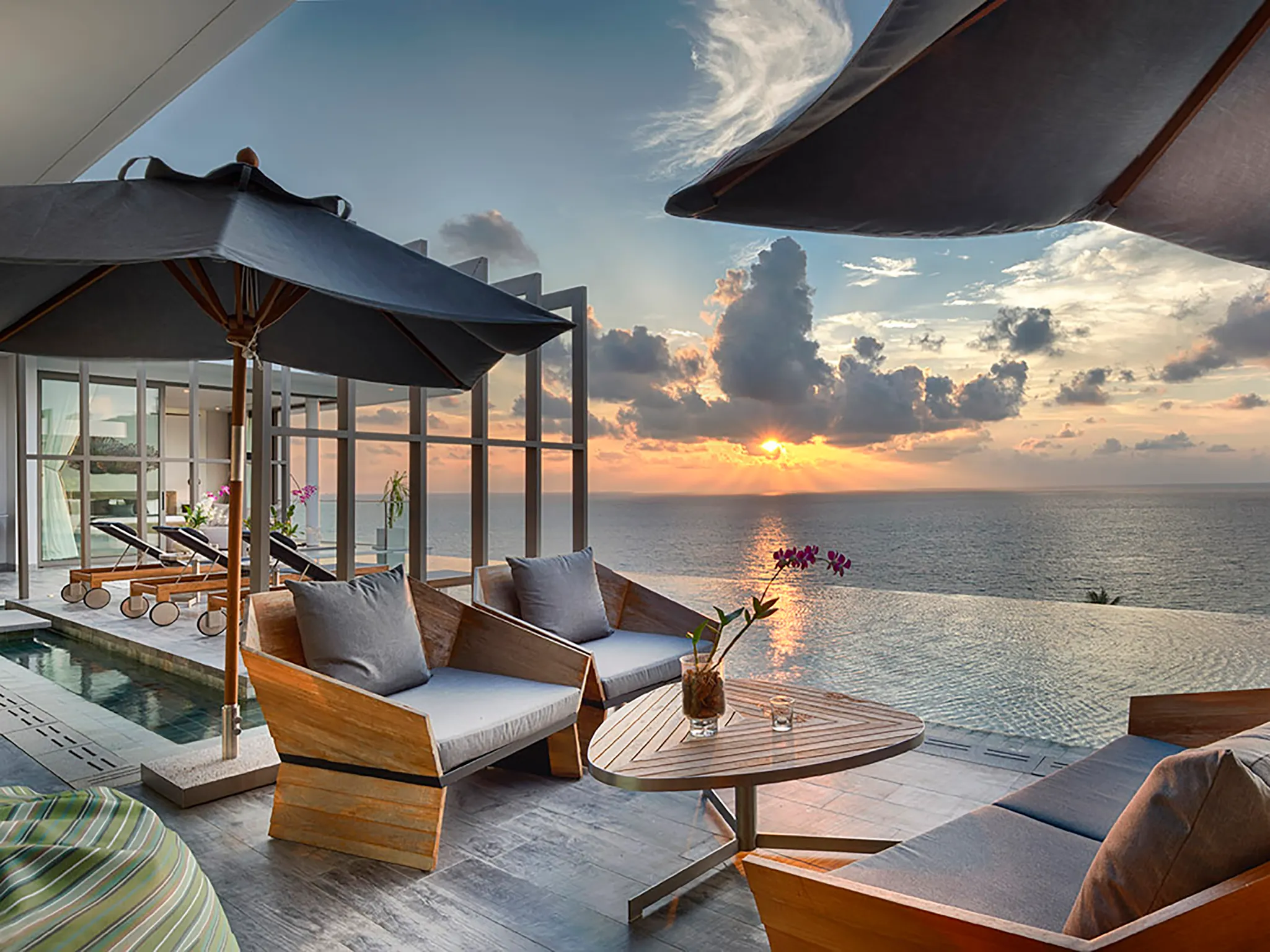 Malaiwana Penthouse - Poolside area