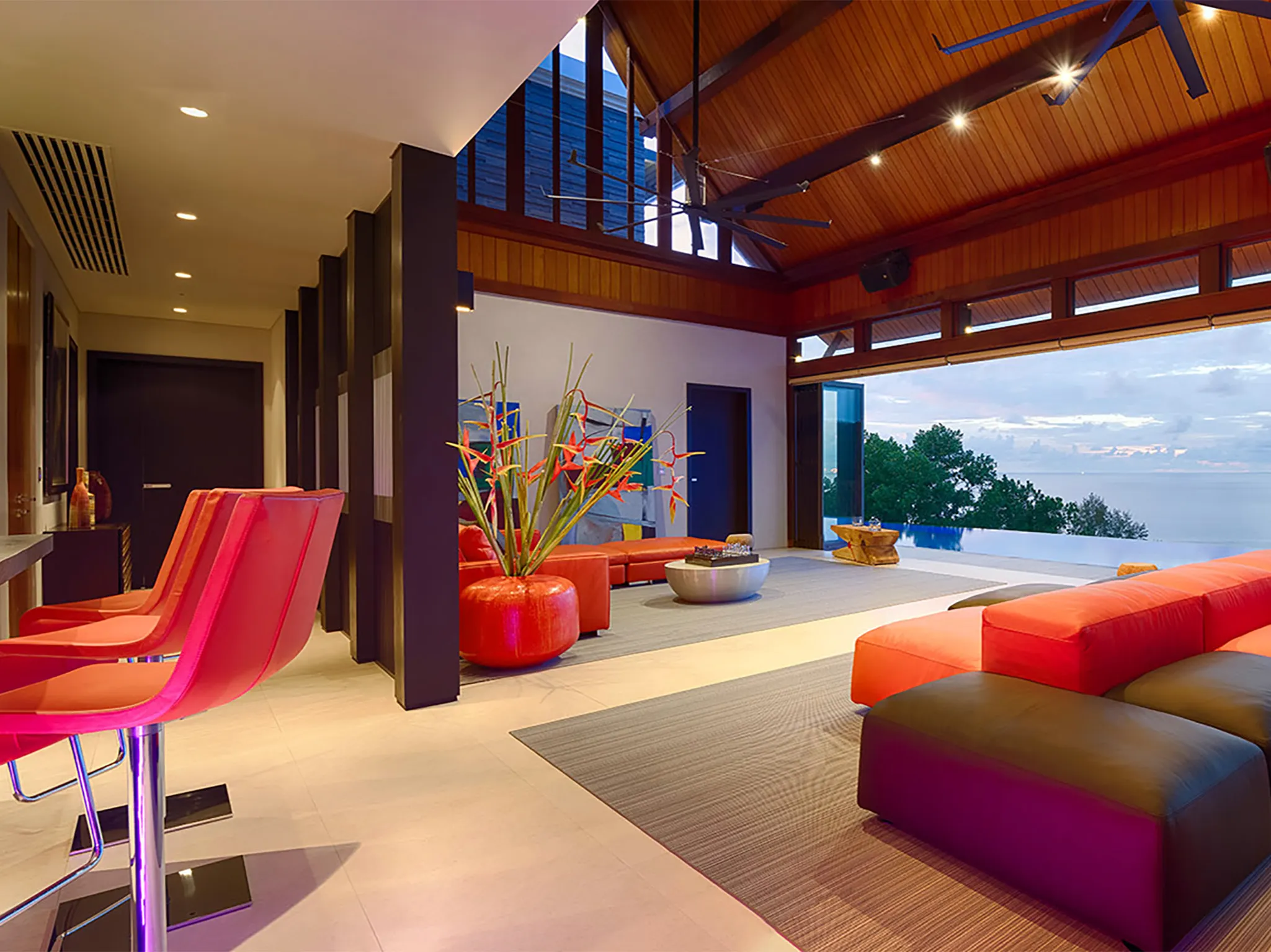 Malaiwana Villa M - Bar and living area