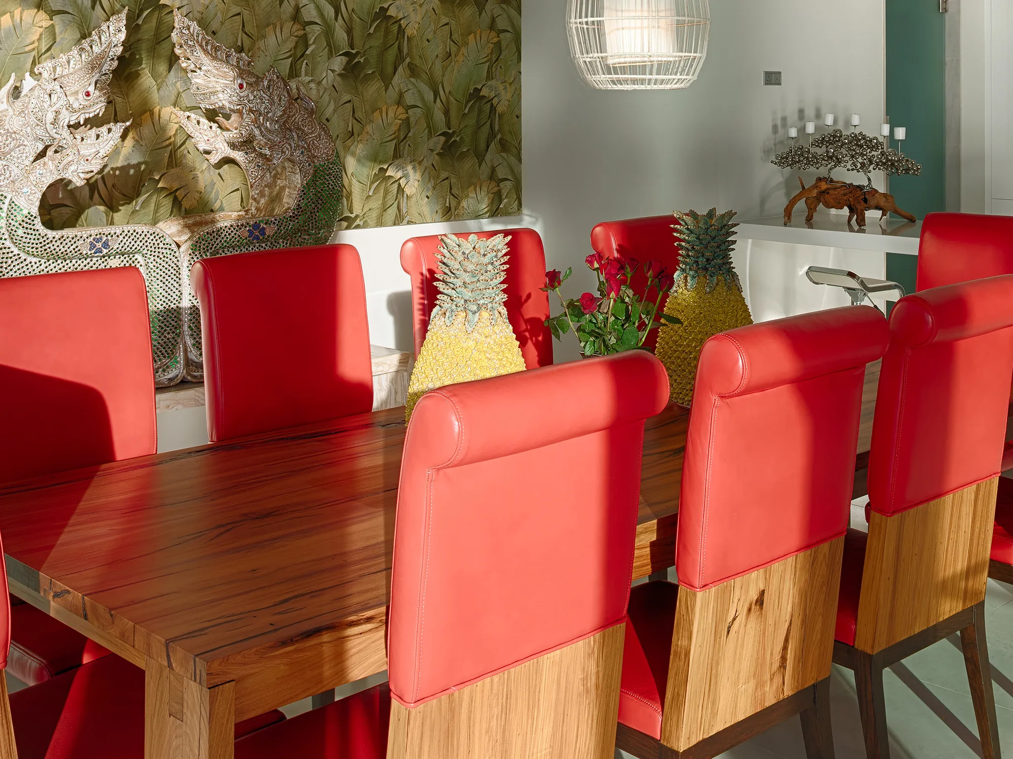 Malaiwana Villa R - Dining table detail