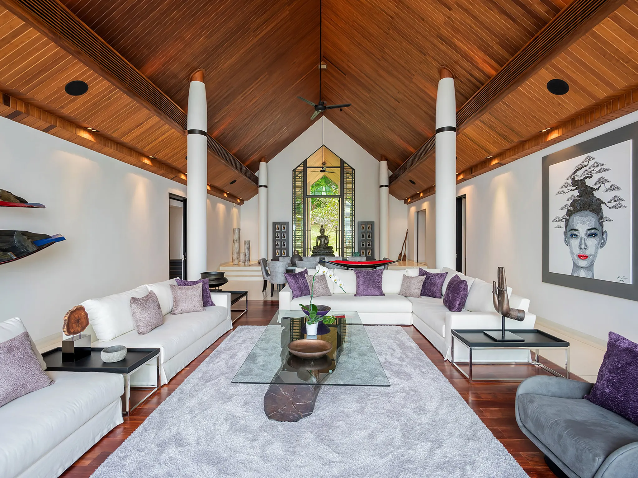 Naam Sawan - Spacious living area