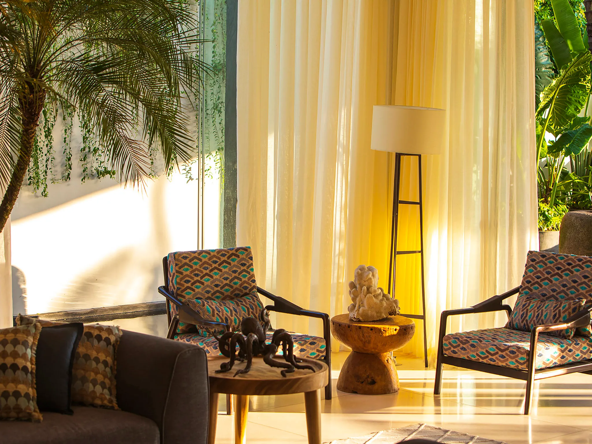 Noku Beach House - Antique with a modern touch