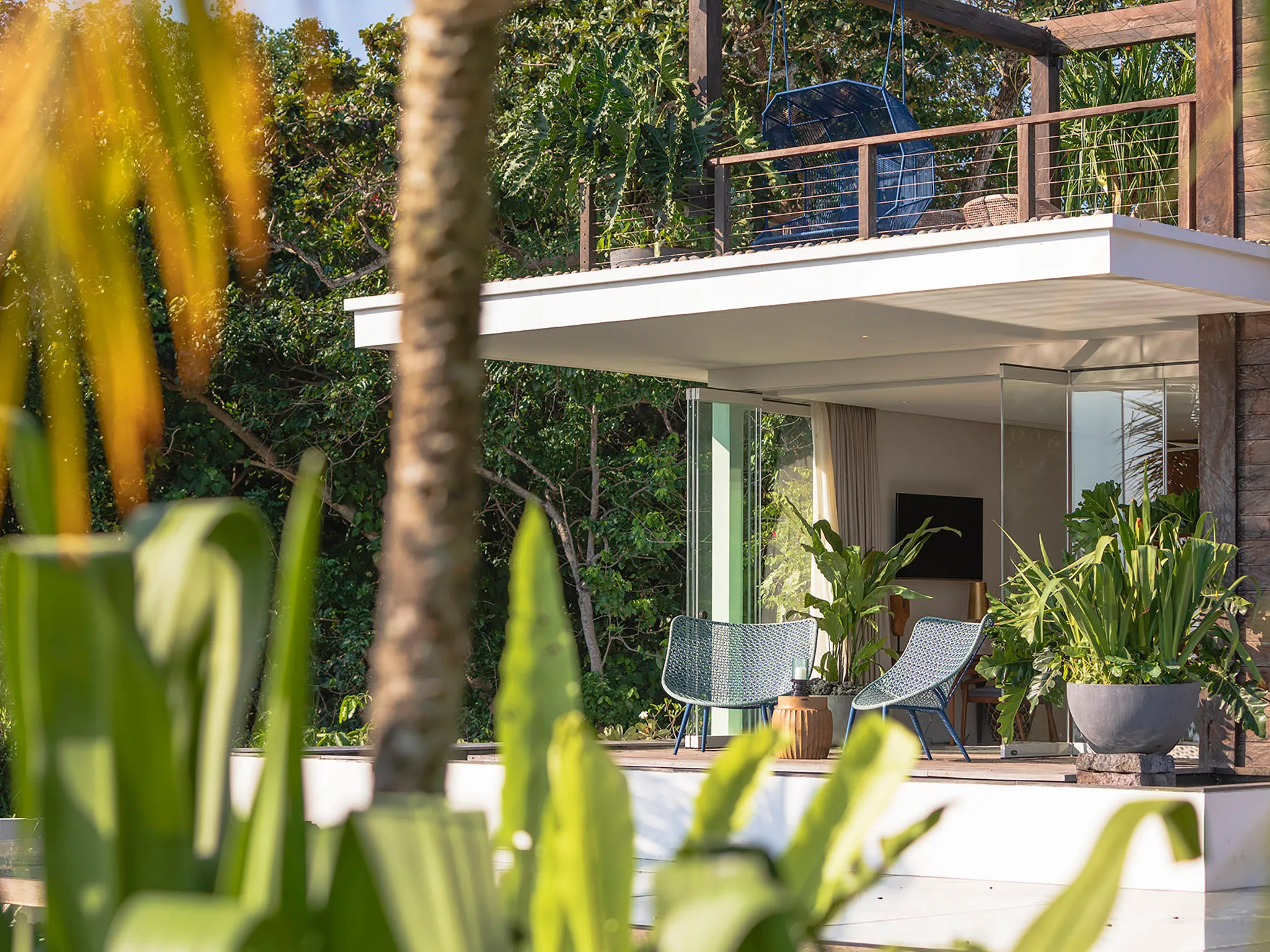 Noku Beach House - Lush tropical villa
