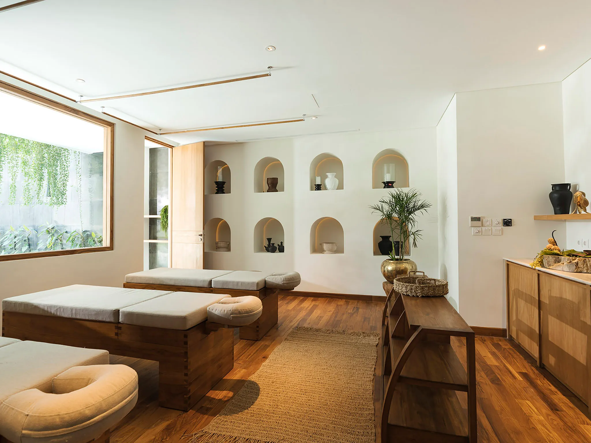 Noku Beach House - Massage area