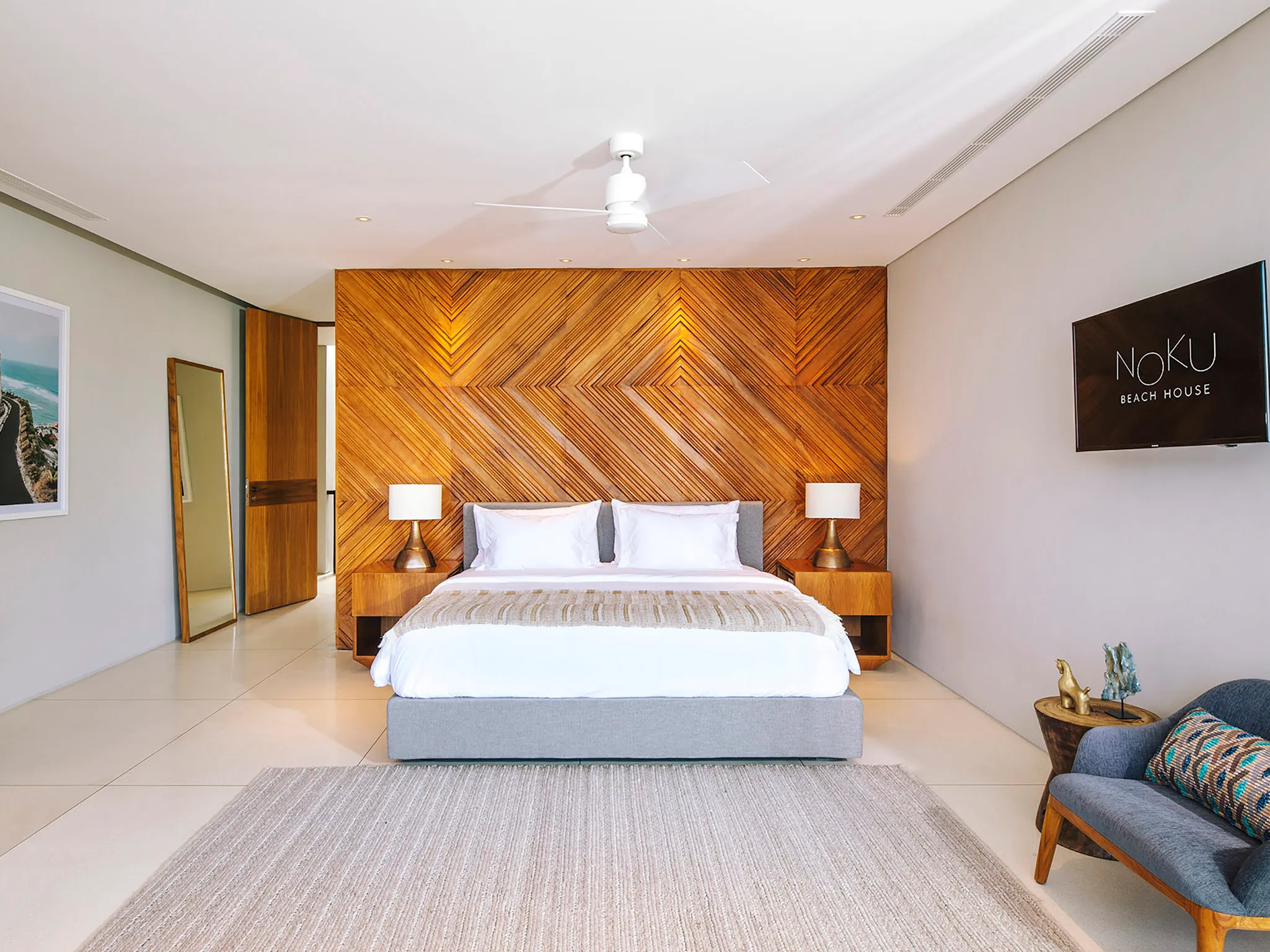 Noku Beach House - The bedroom details